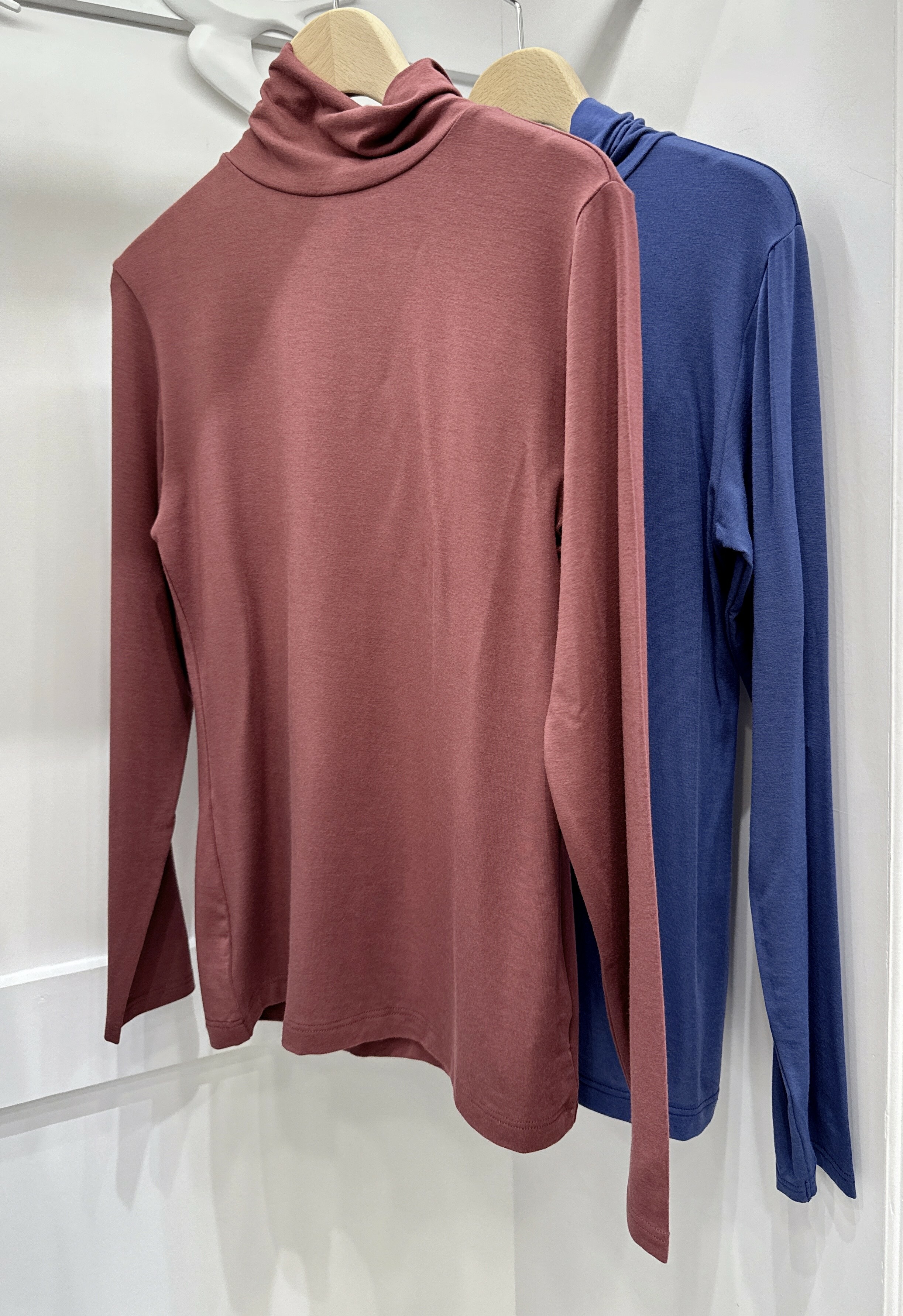 素色高領內搭衣