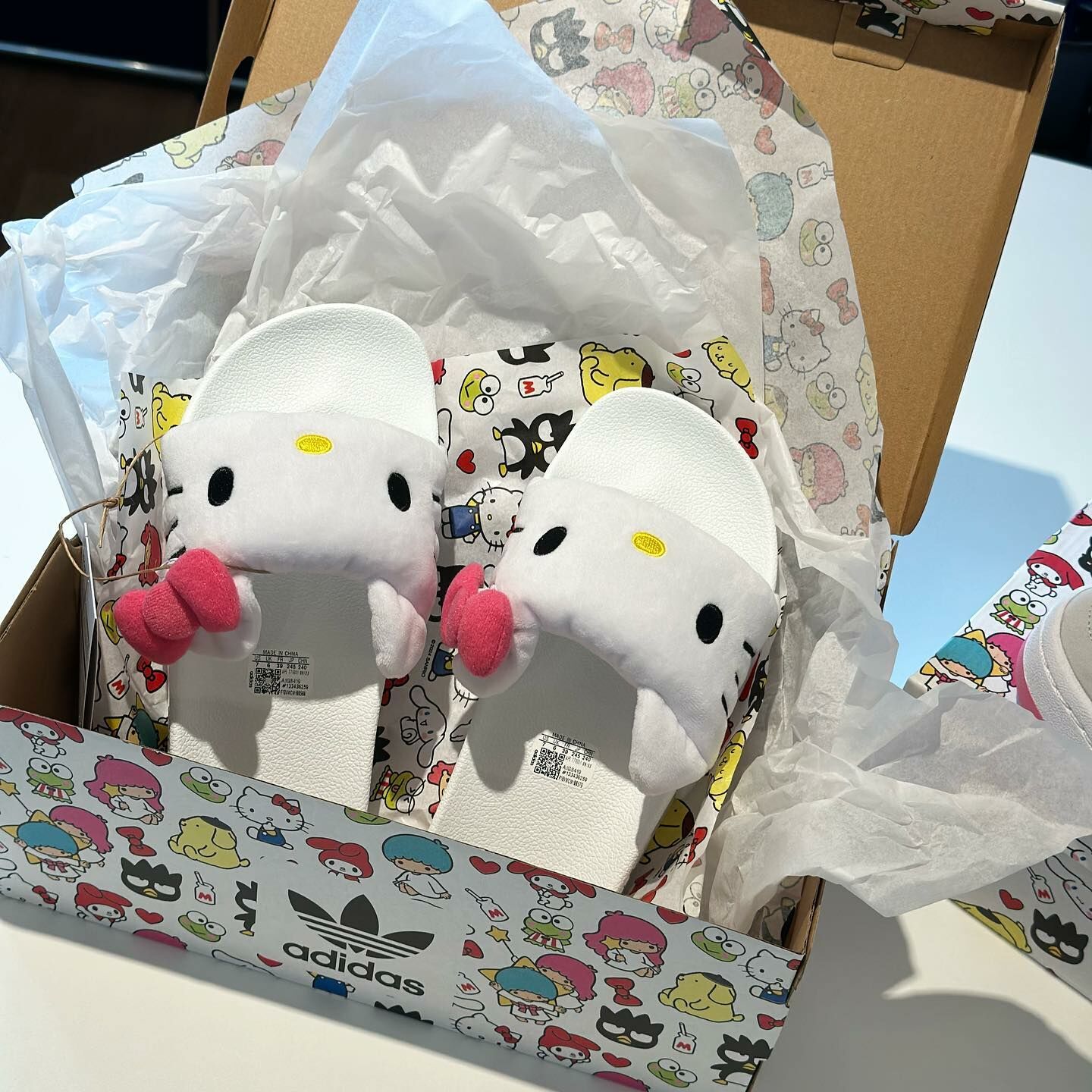 Adidas Adilette x Hello Kitty 凱蒂貓 聯名款 白色 拖鞋 IG8419