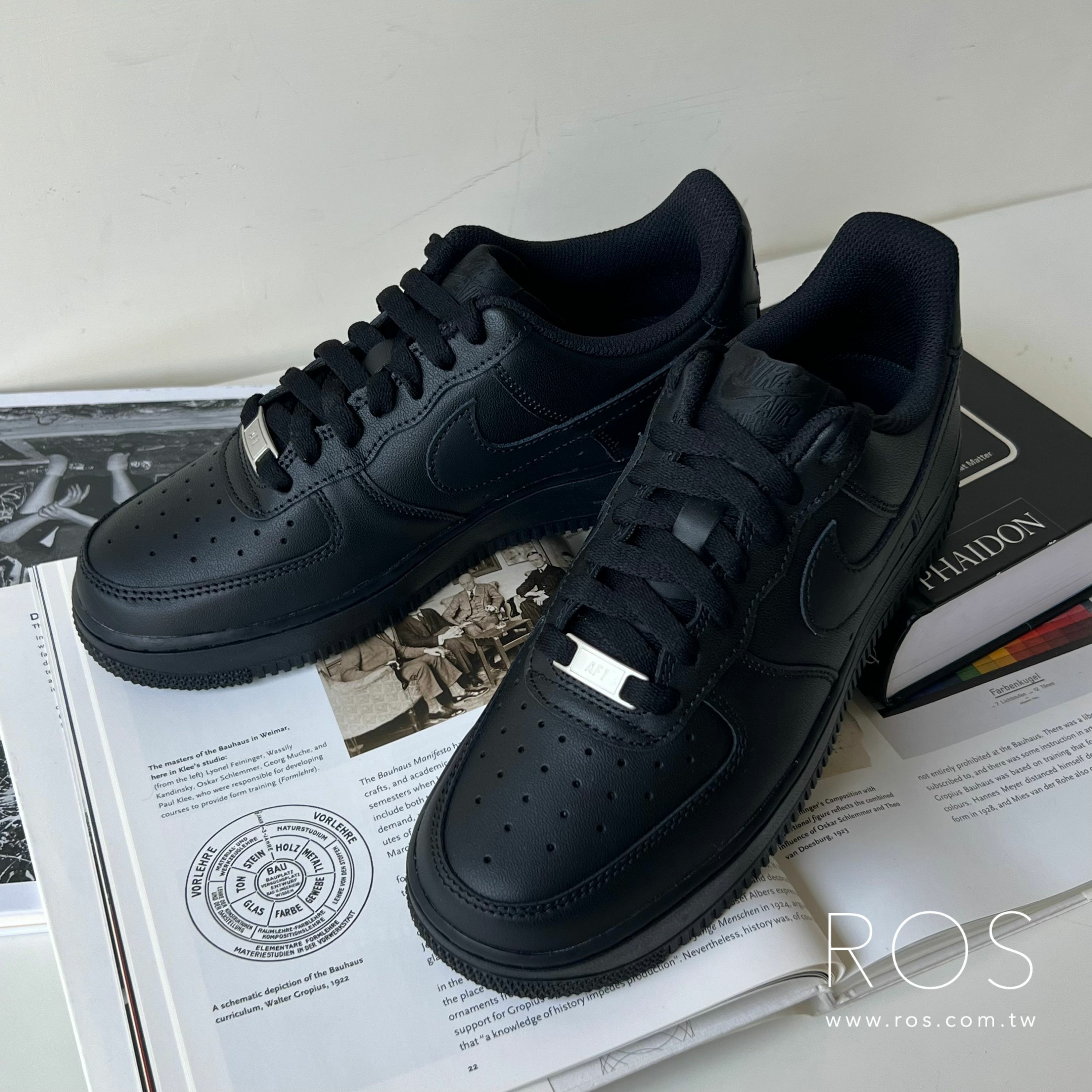 Nike Air Force 1 '07 全黑 男女款