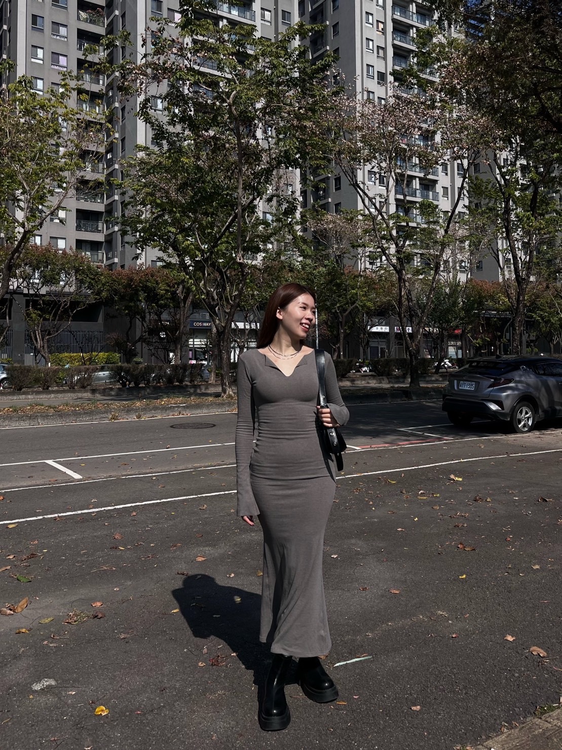 磨毛翻領長袖魚尾洋裝(2色)