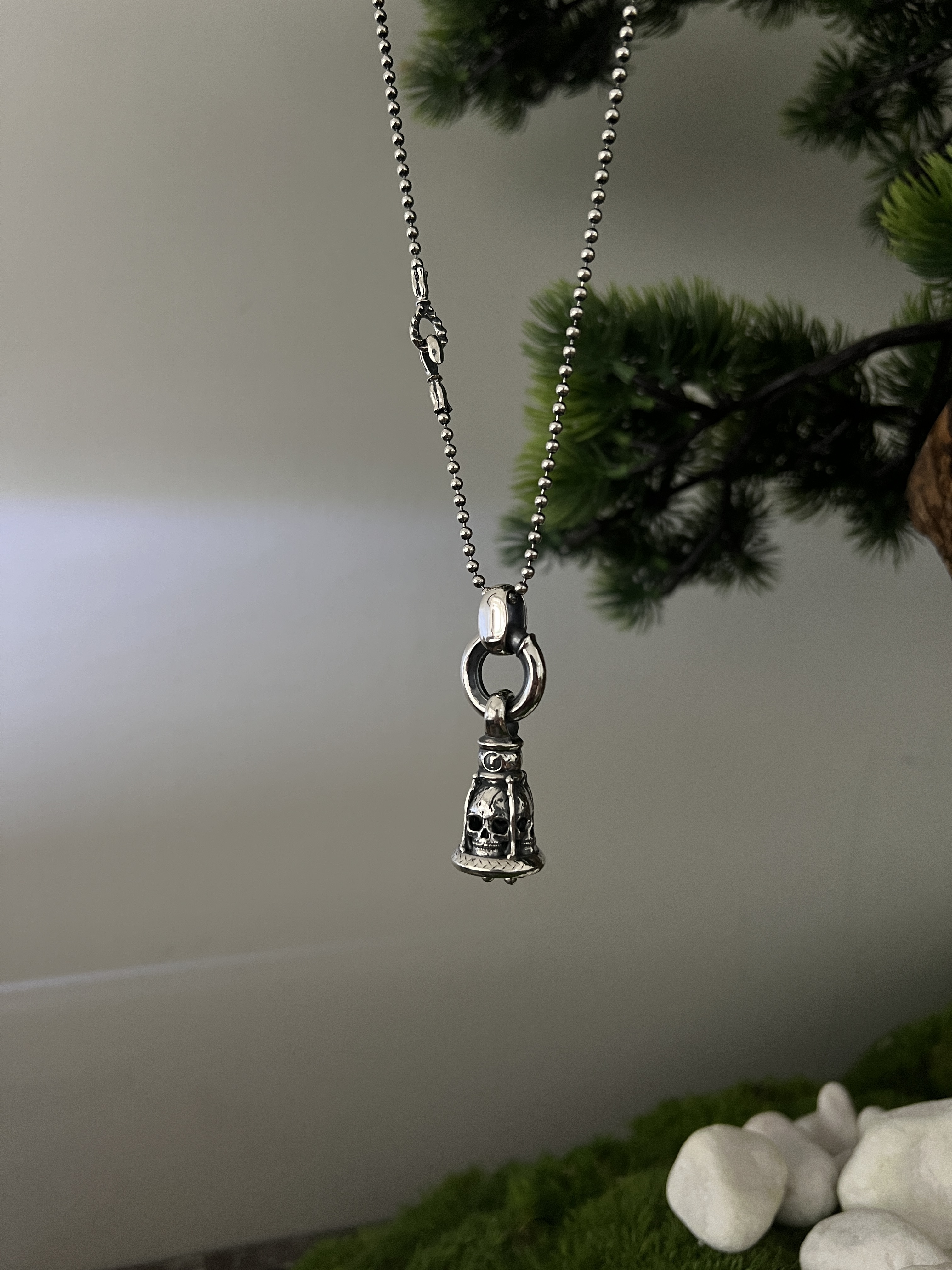 LO Large 4 Skull Bell W/ Ball chain