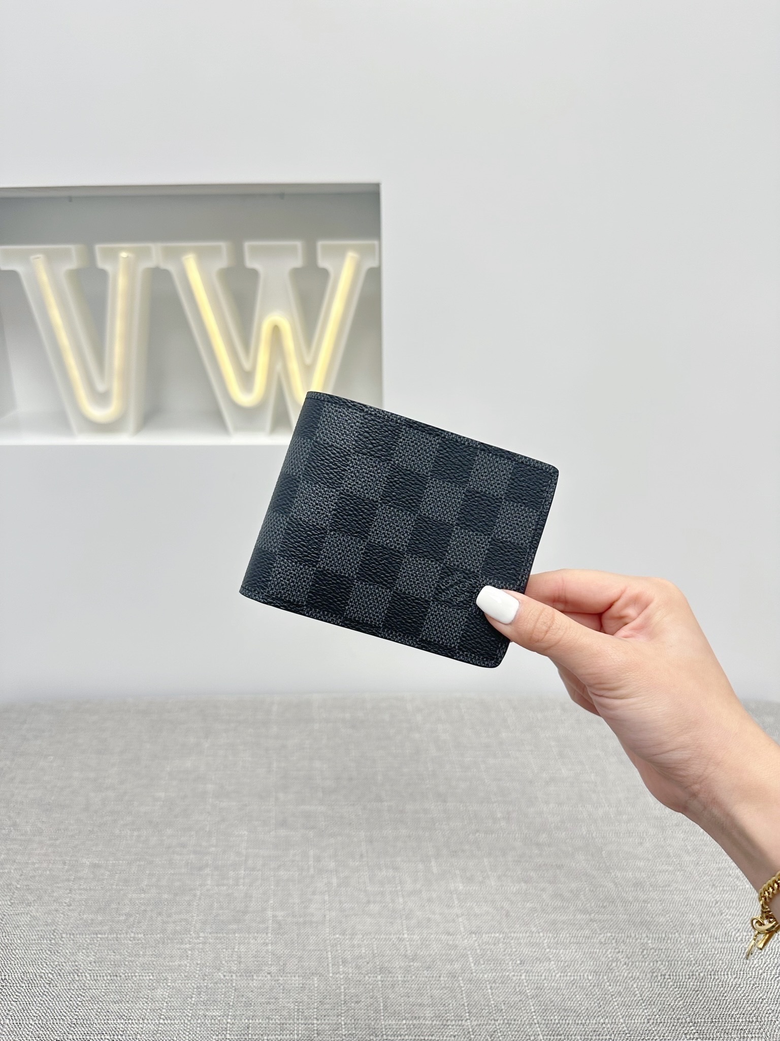 LV Mens Multiple Wallet