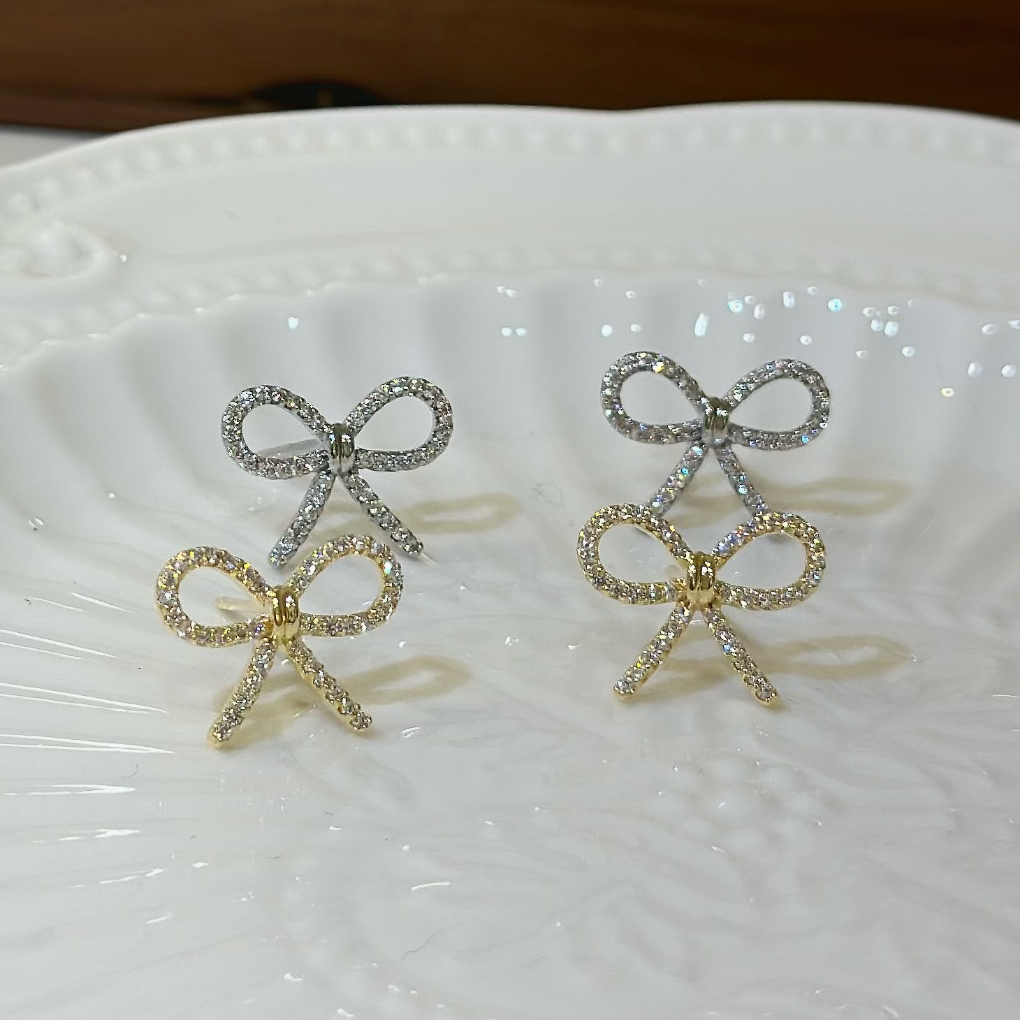 A32滿鑽蝴蝶結耳貼