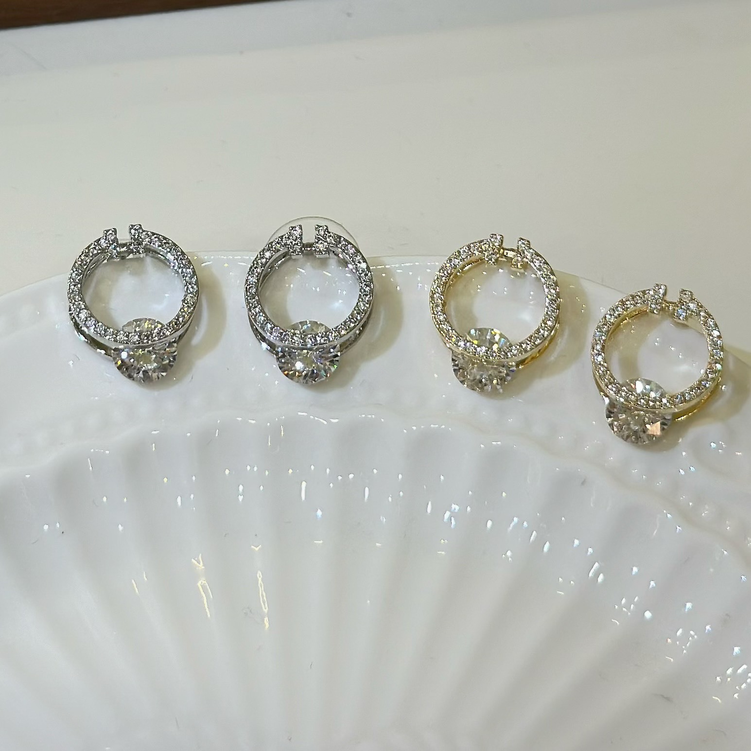 A34圓形開口夾鑽立體耳貼