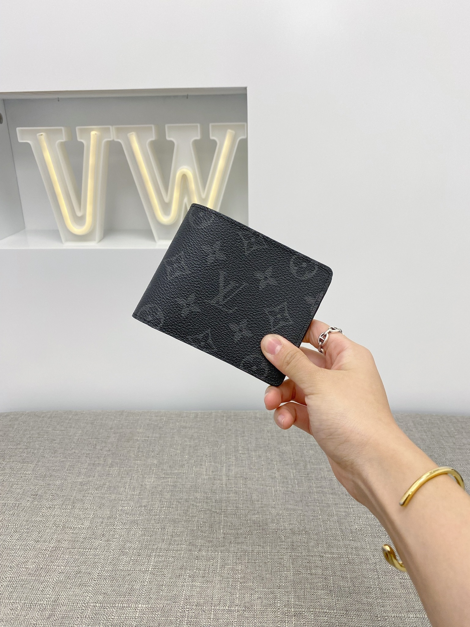 LV Mens Multiple Wallet