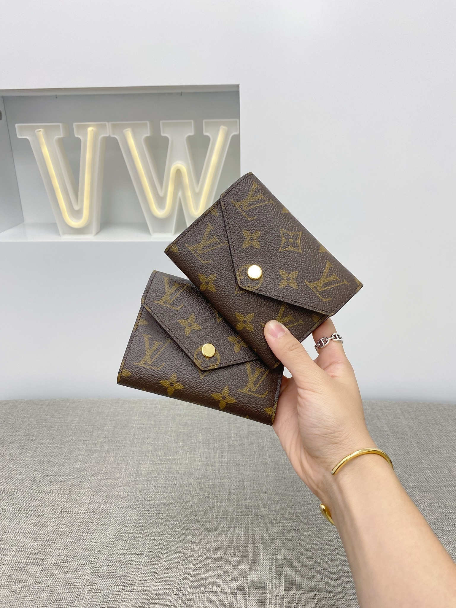 LV Victorine Wallet (Monogram)