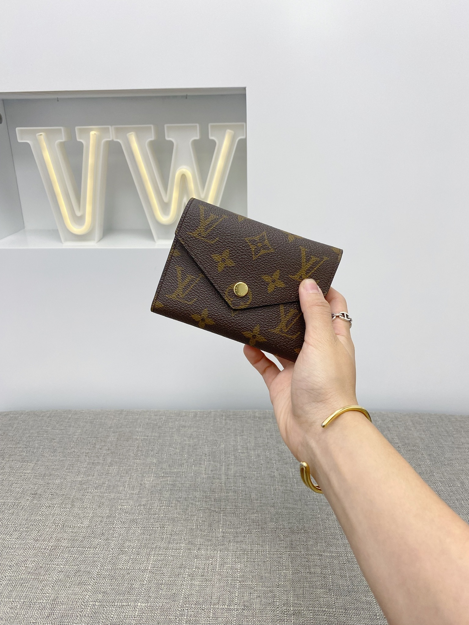 LV Victorine Wallet (Monogram)