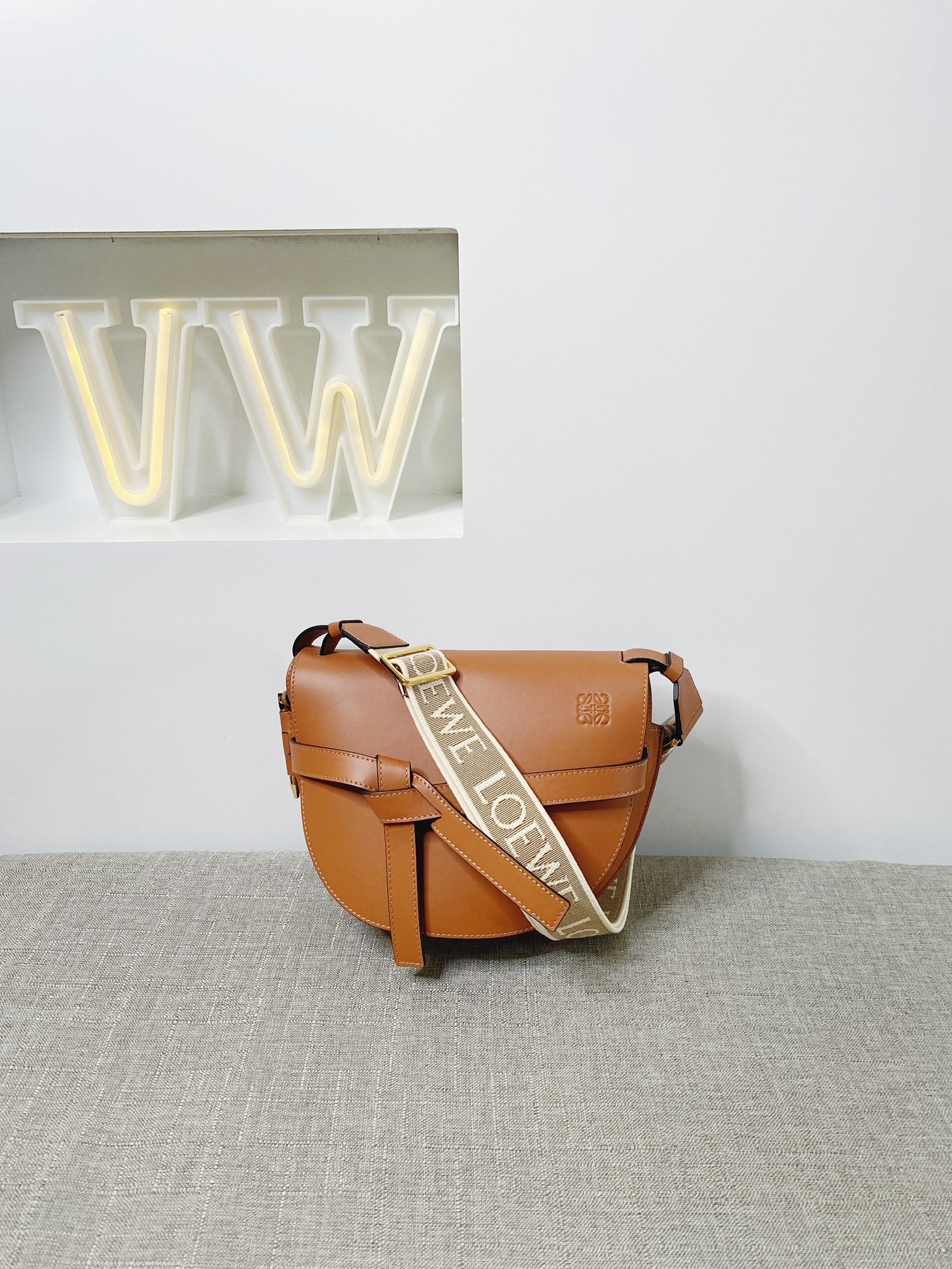 Loewe Small Gate Bag (粗帶）