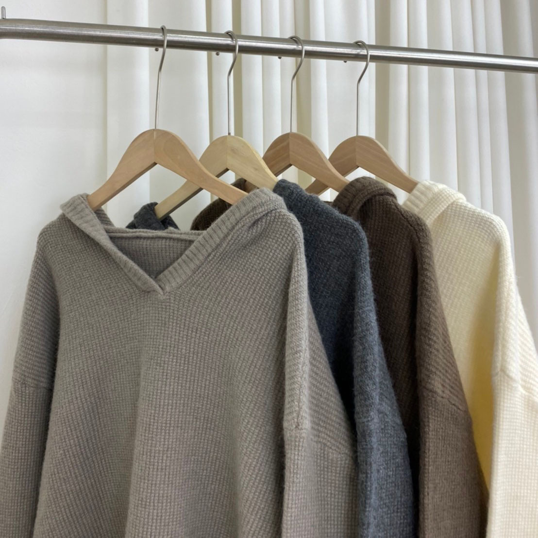 #825 V領針織帽T商品照