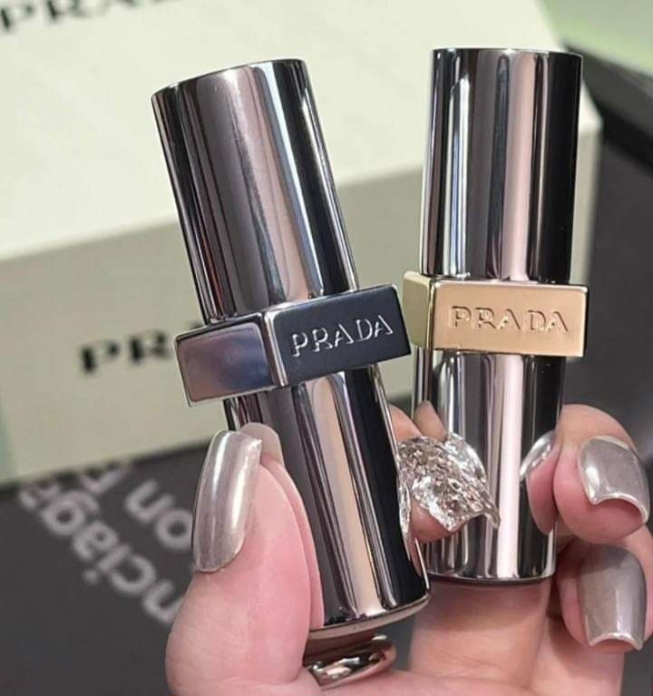 Prada Beauty 持久水潤舒適驚艶唇膏3.8g