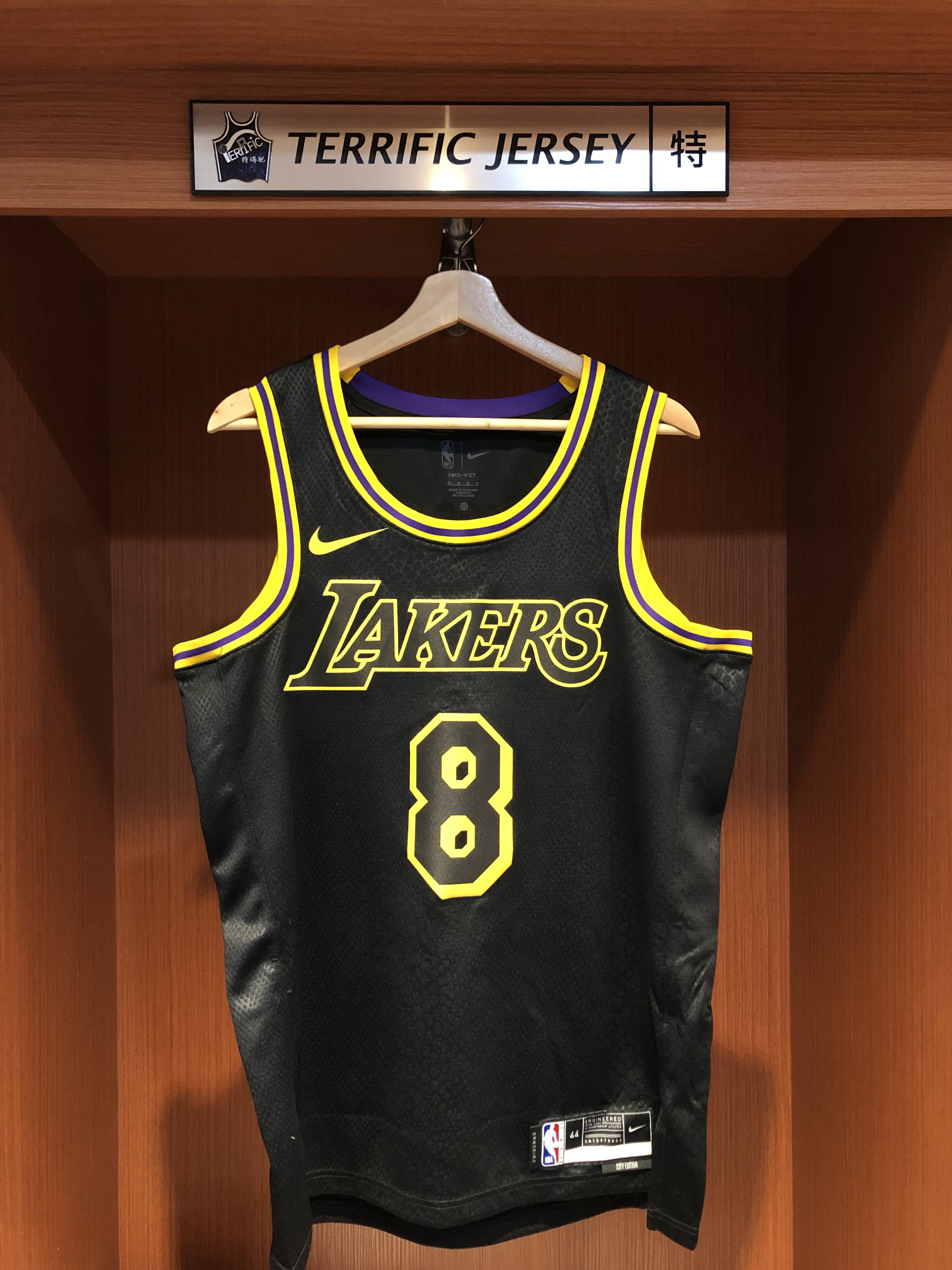 NBA球衣 Kobe Bryant 洛杉磯湖人城市 蛇紋紀念824 City Nike Swingman 球迷版 熱轉印 全新