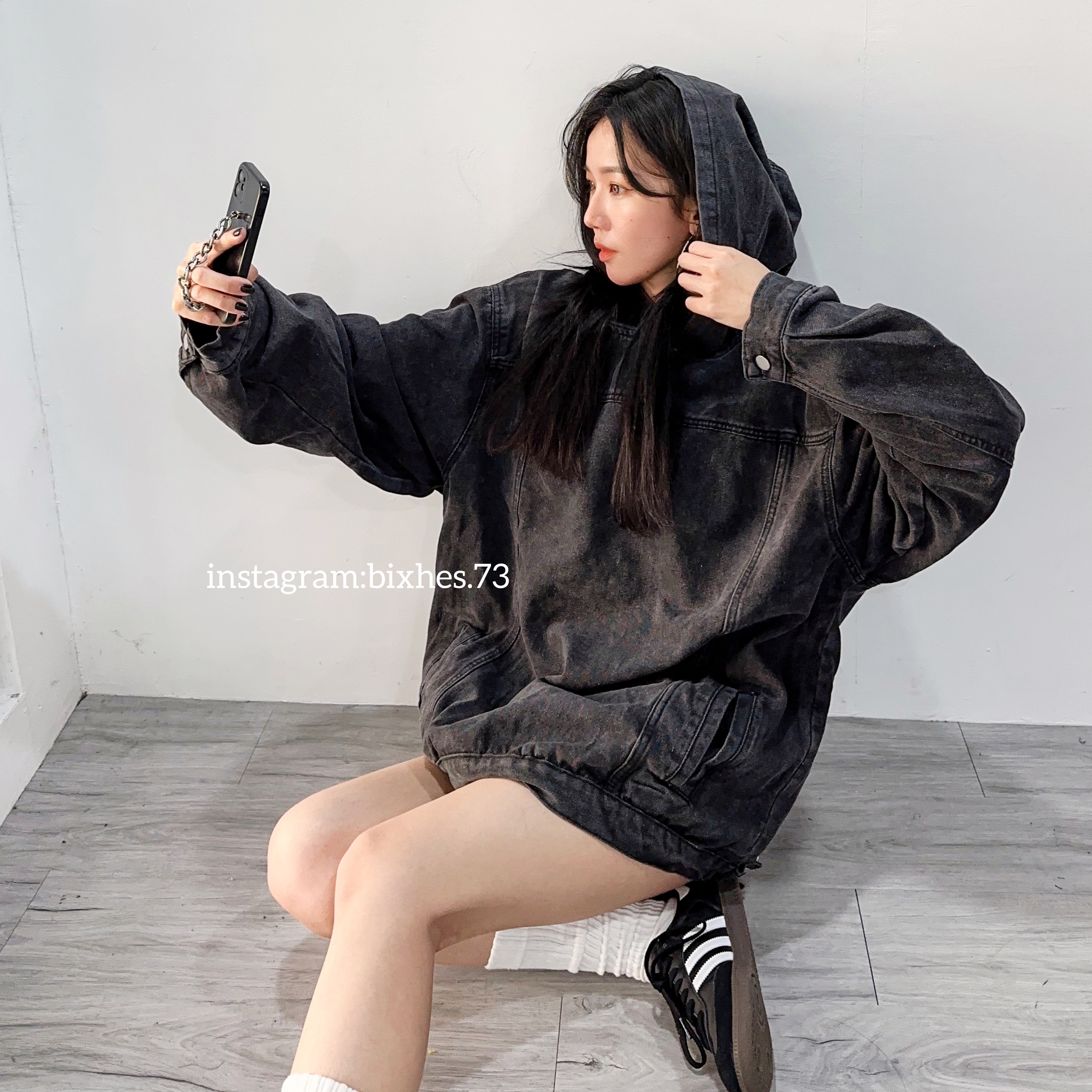 炭黑牛仔寬鬆帽T(B00071)