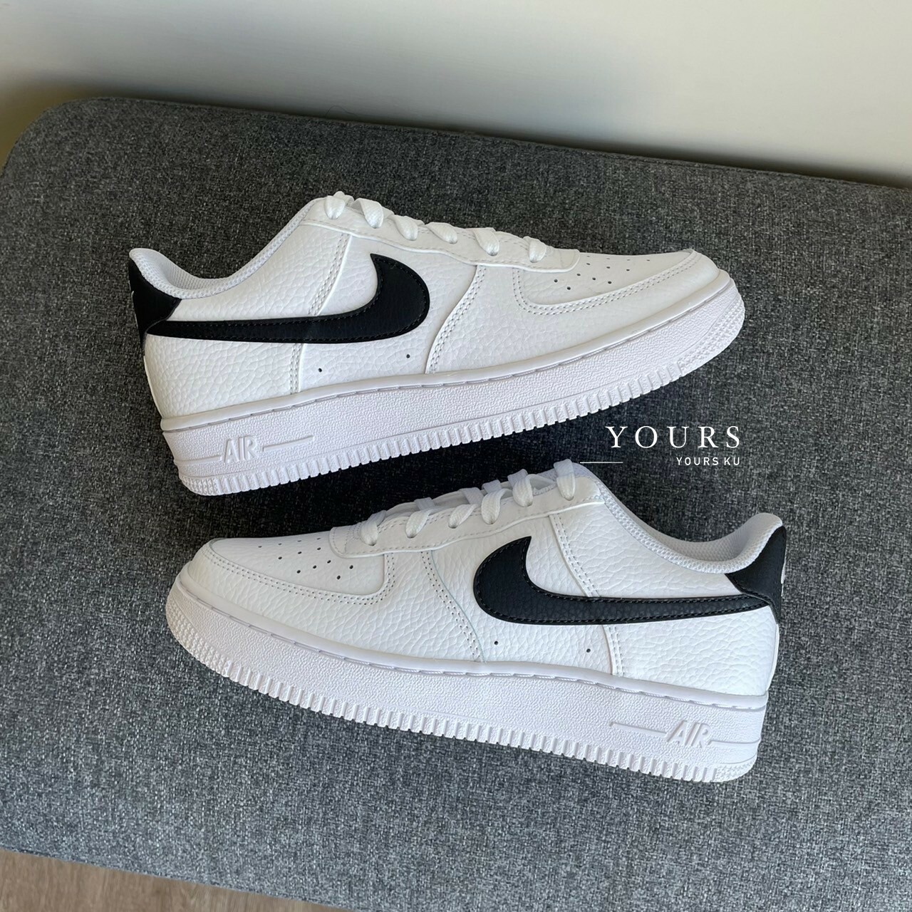 <官網限定> Nike Air Force 1 荔枝皮 黑勾 GS大童款（CT3839-100）