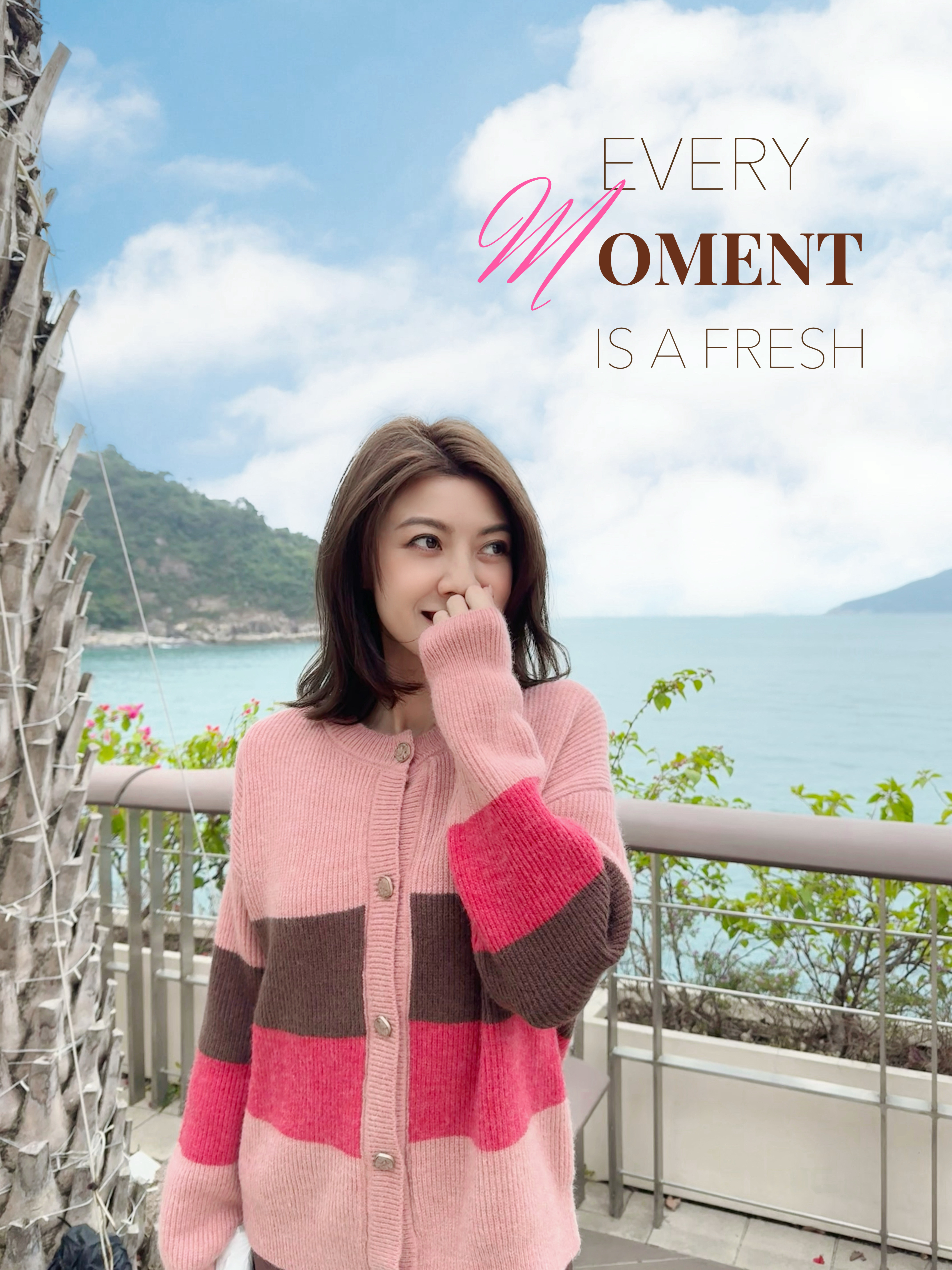 Bicolor Stripe Loose-Fit Sweater_KN241L07