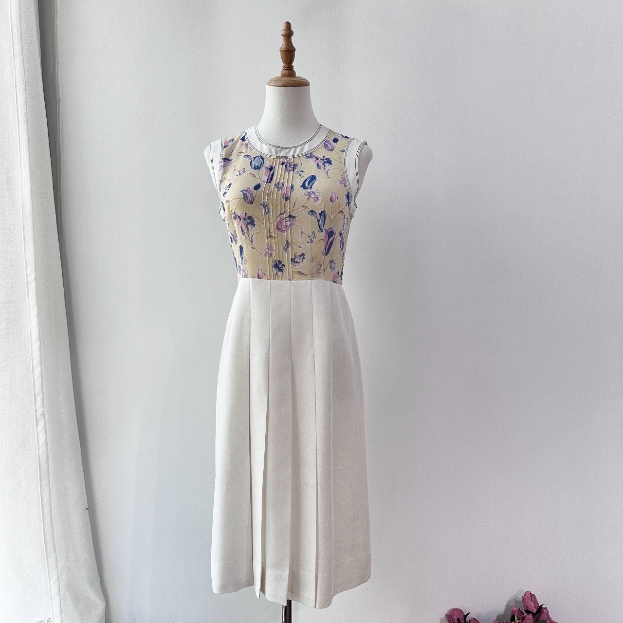 米白清雅感鬱金香背心連身裙