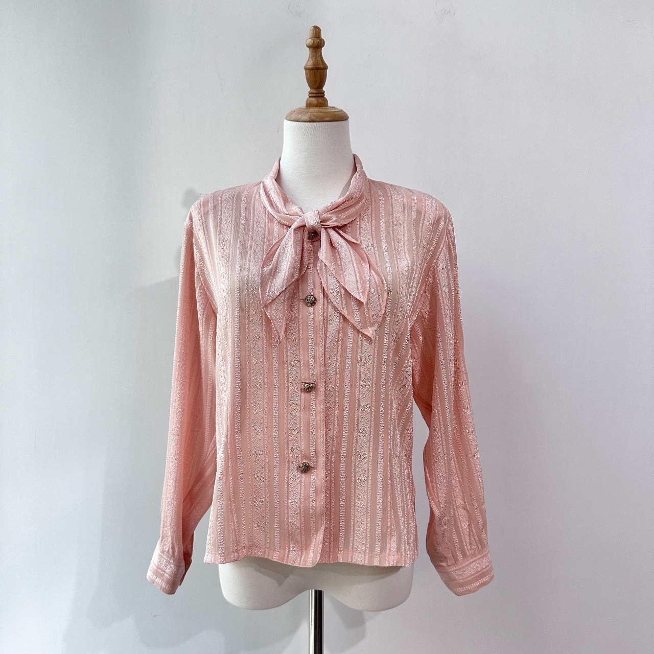 霧粉花蔓直紋長袖上衣