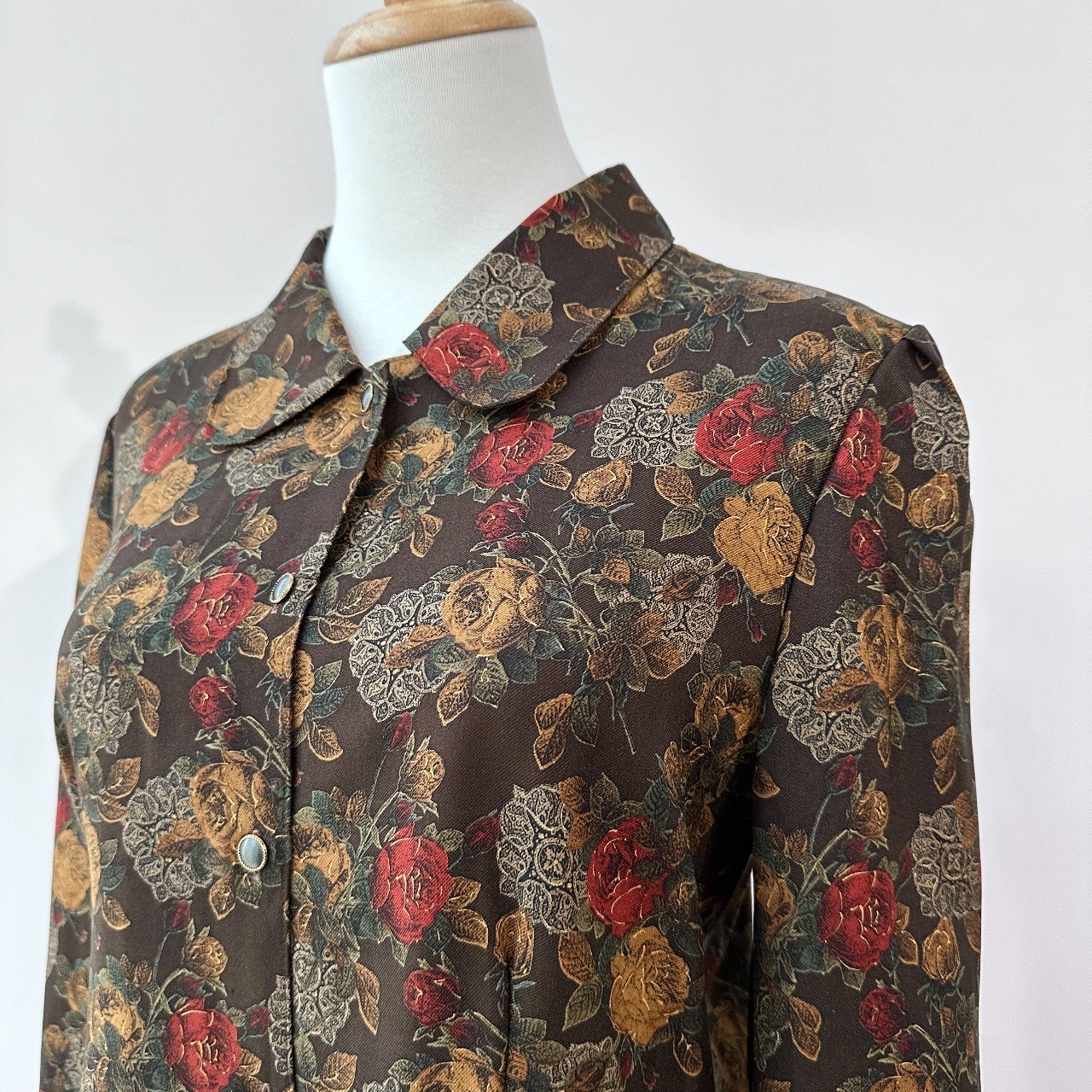 深啡色牡丹花圖案長袖上衣