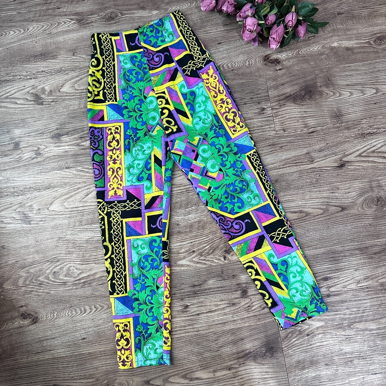 鮮艷彩色帶華麗感長褲