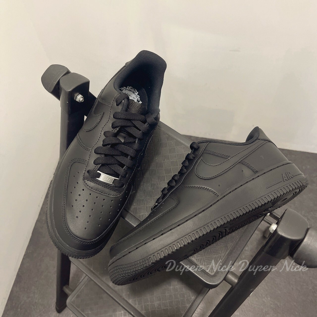 現貨+預購 NiKe Air Force 1 全黑 鐵牌