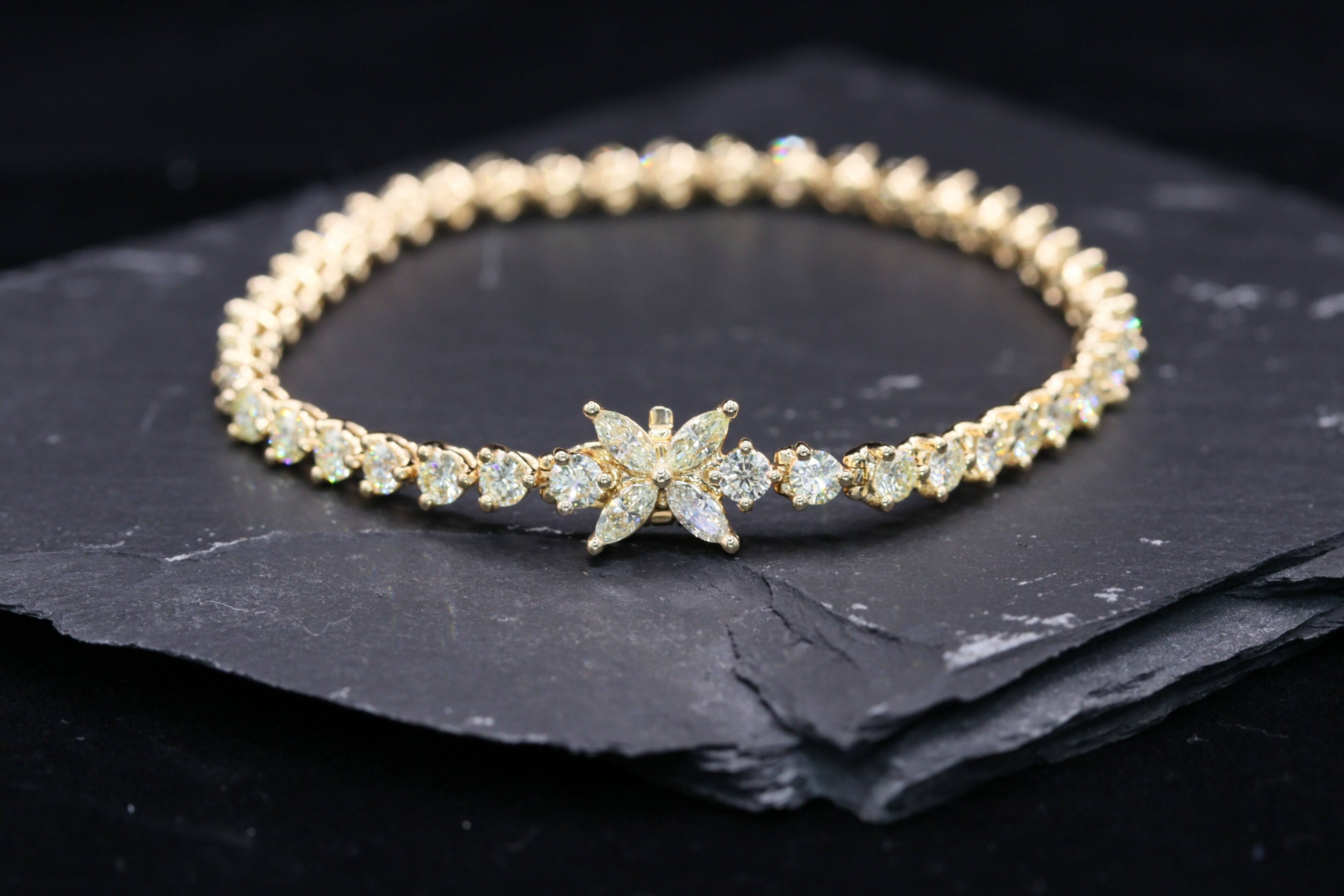18K Gold 4.89ct Diamond Bracelet