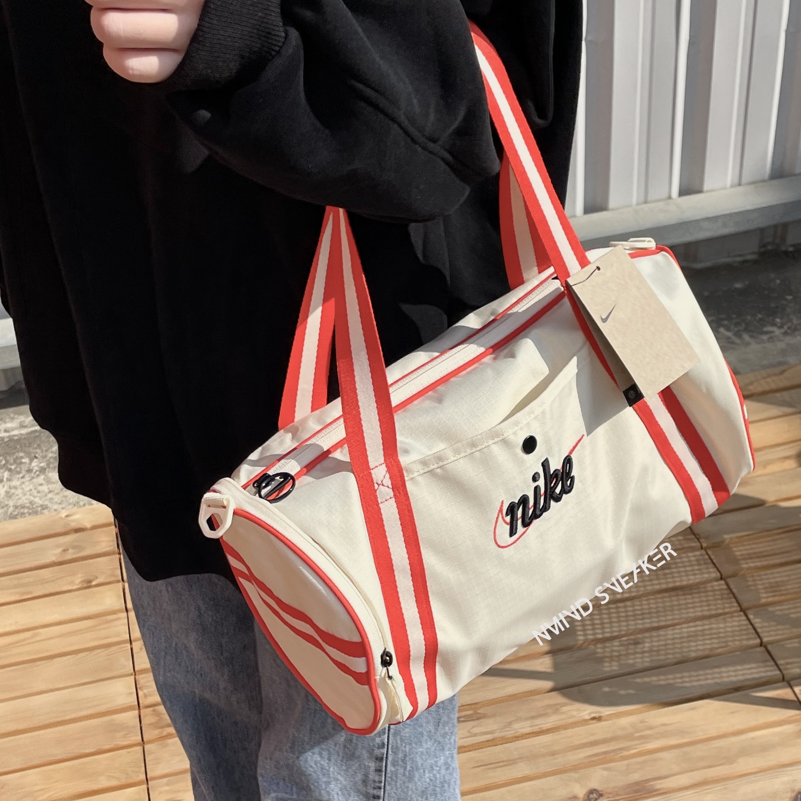 Nike 旅行袋 復古奶油米紅