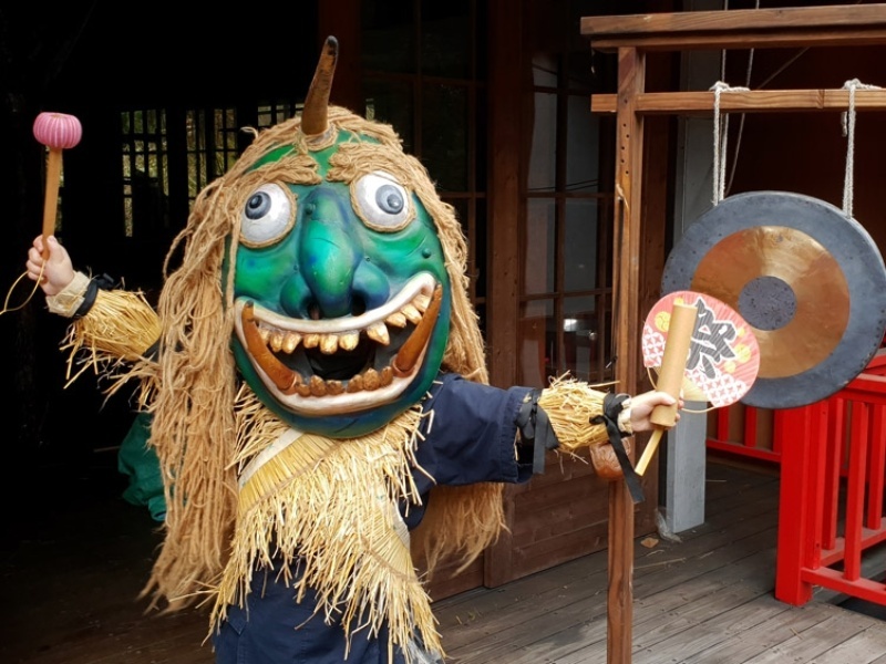 妖怪森林度假村-鯉庵與山妖解籤台