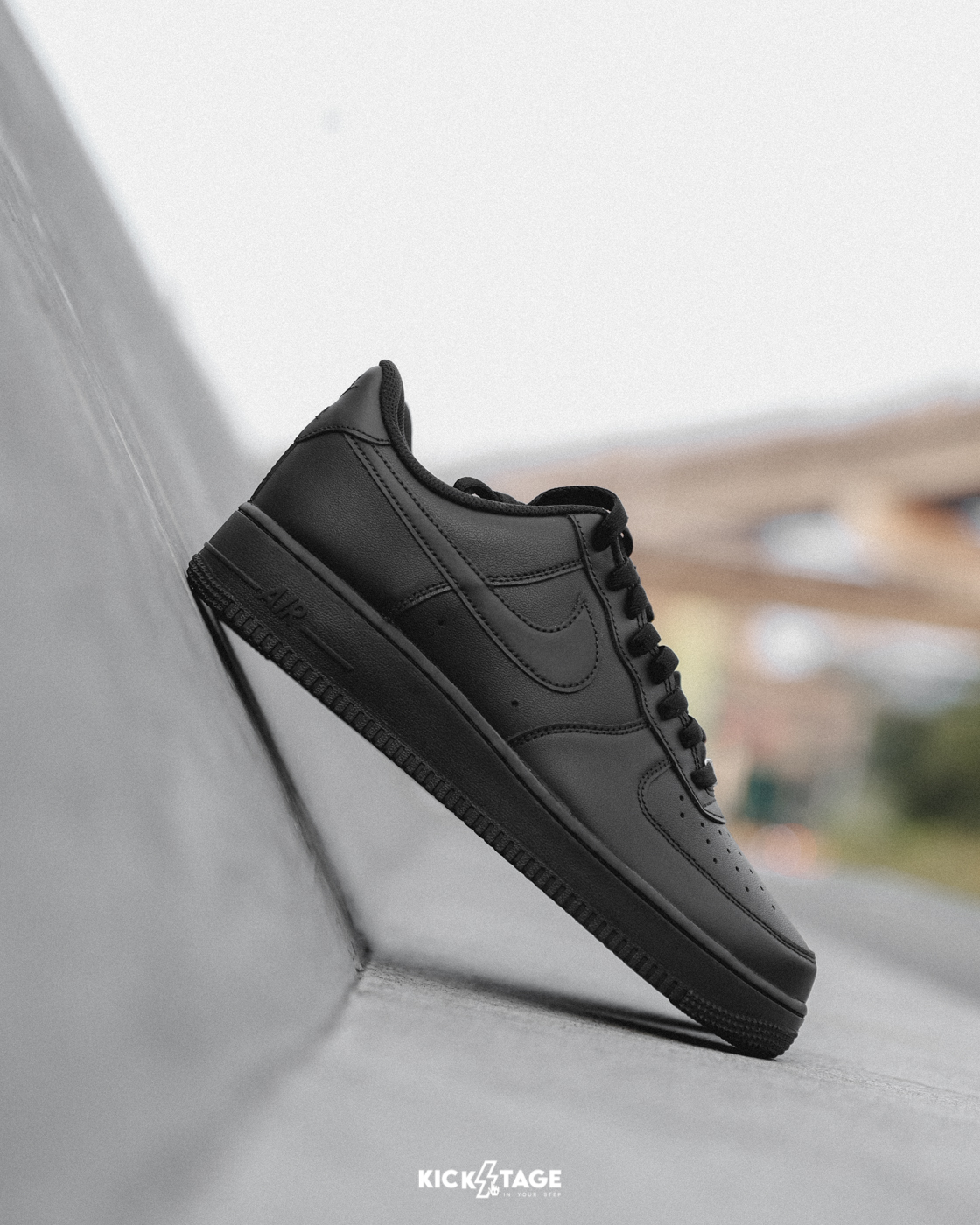 男鞋 NIKE AIR FORCE 1 Triple Black 全黑 基本款 皮革 經典復古 鐵牌 低筒休閒鞋【CW2288-001】AF1 BAF1