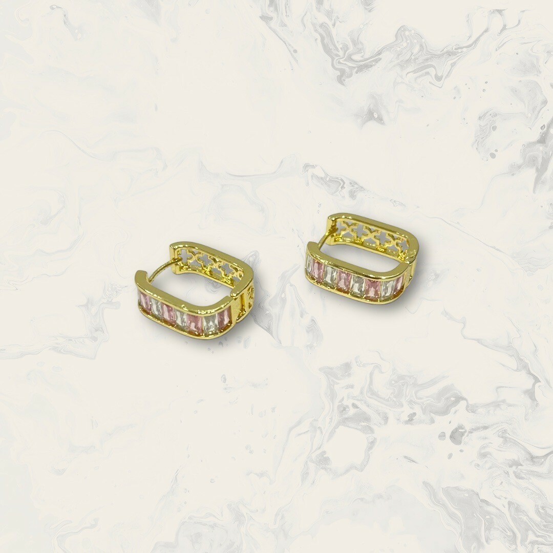 韓國直送-鋼針 易扣 寬版交錯排列白粉橫告後四葉花簍空橢圓