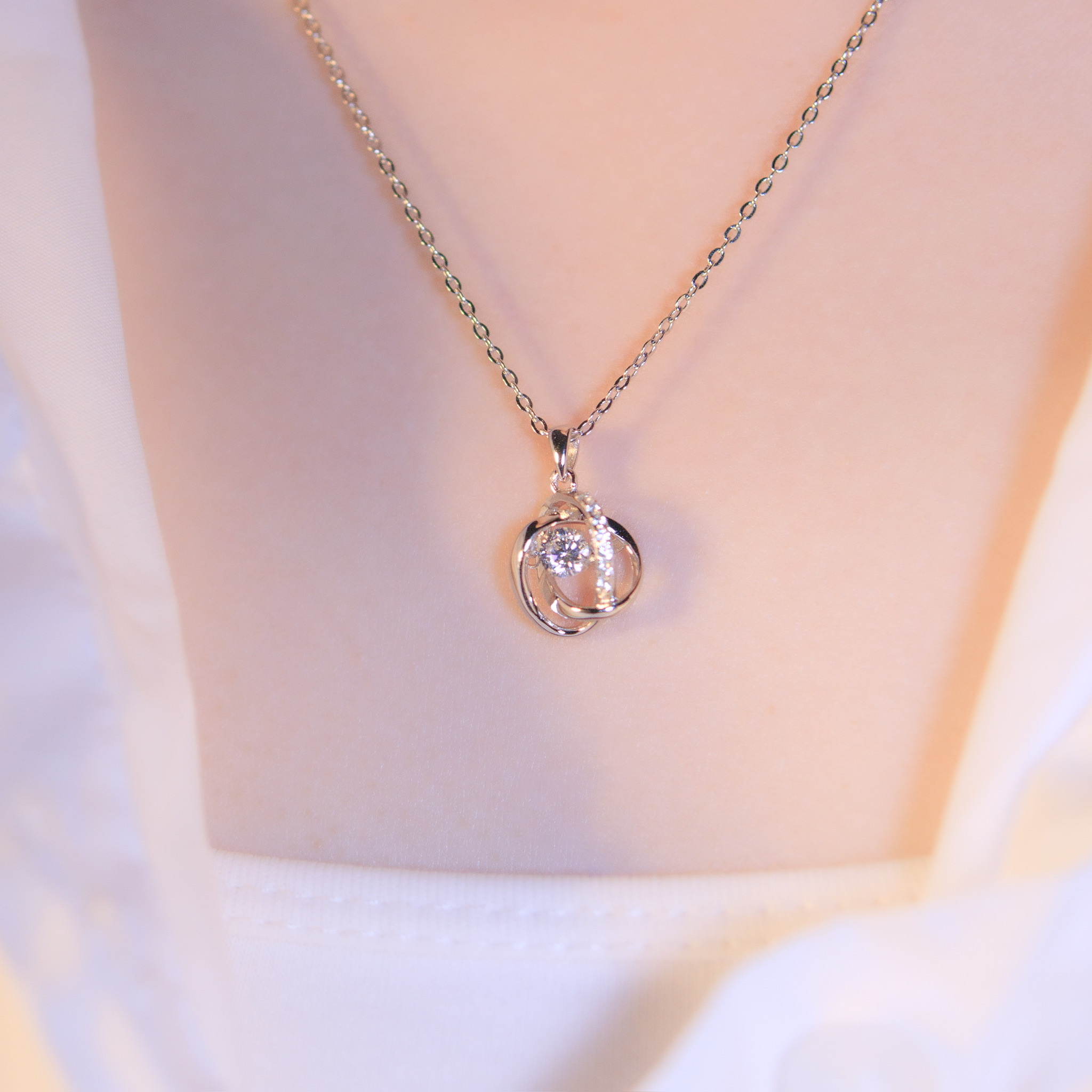 | 925純銀・厚鍍白金 | 懸浮不分開項鍊（白色/藍色） | NE1029 |