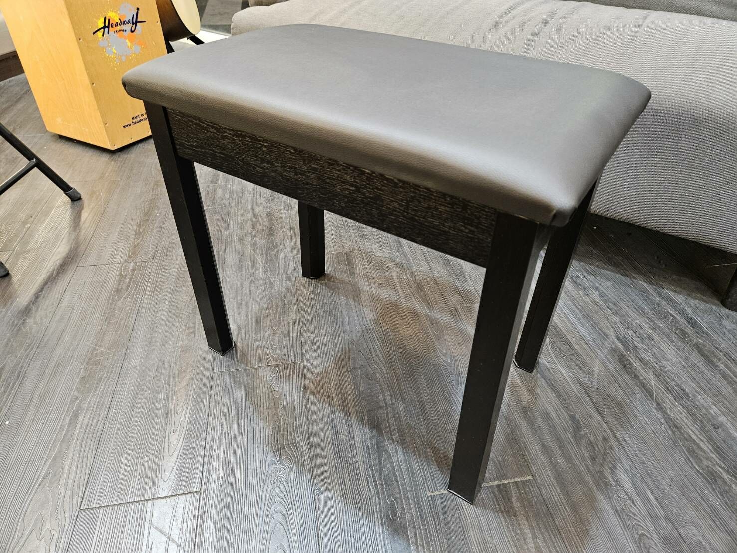 單人固定式鋼琴椅 電子琴椅 YM618 PU皮革 直腳 鋼琴椅 黑色/白色 第 4 張圖片｜三峽鍵盤 / 鋼琴