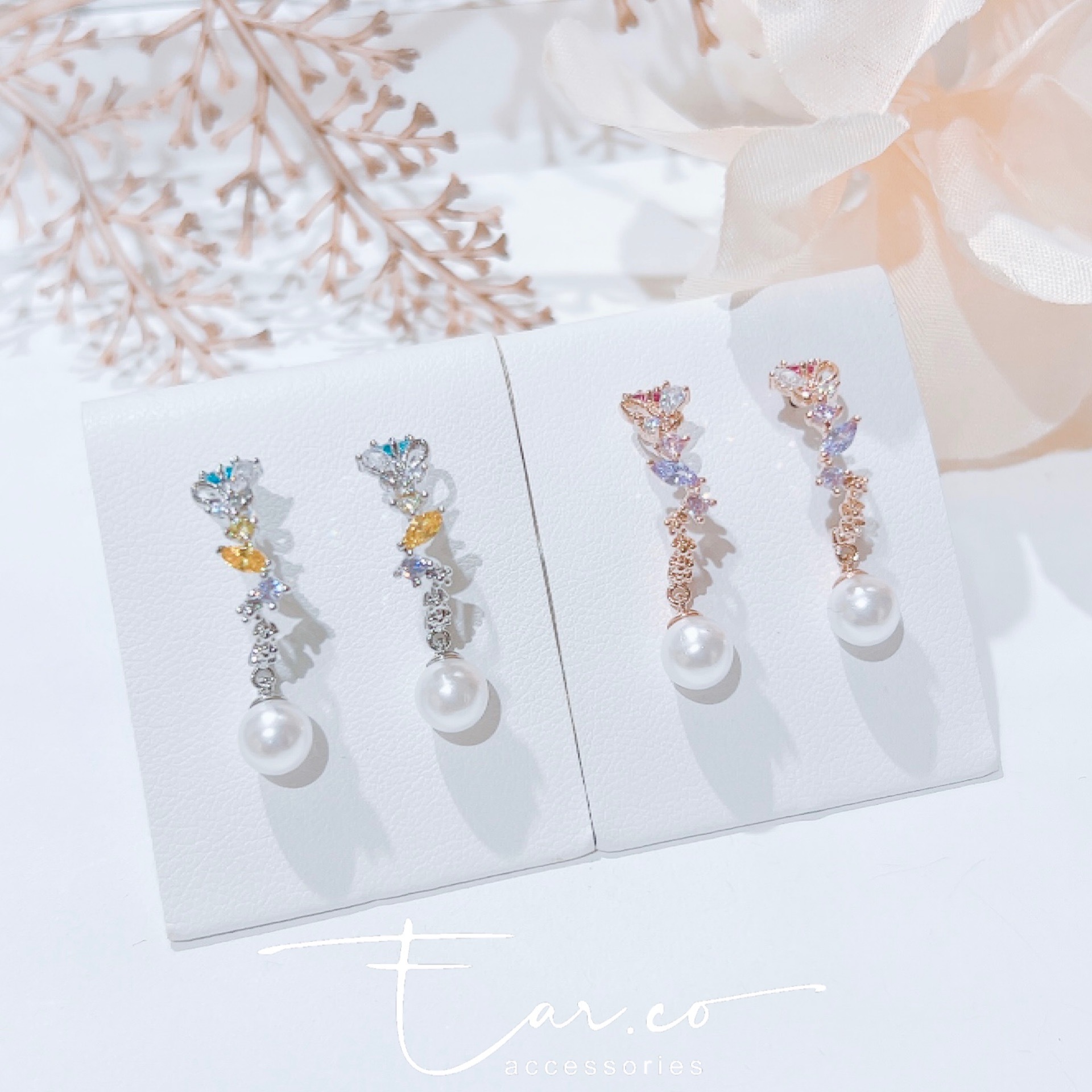 小蝴蝶閃石垂釣珍珠半耳圈 #E247