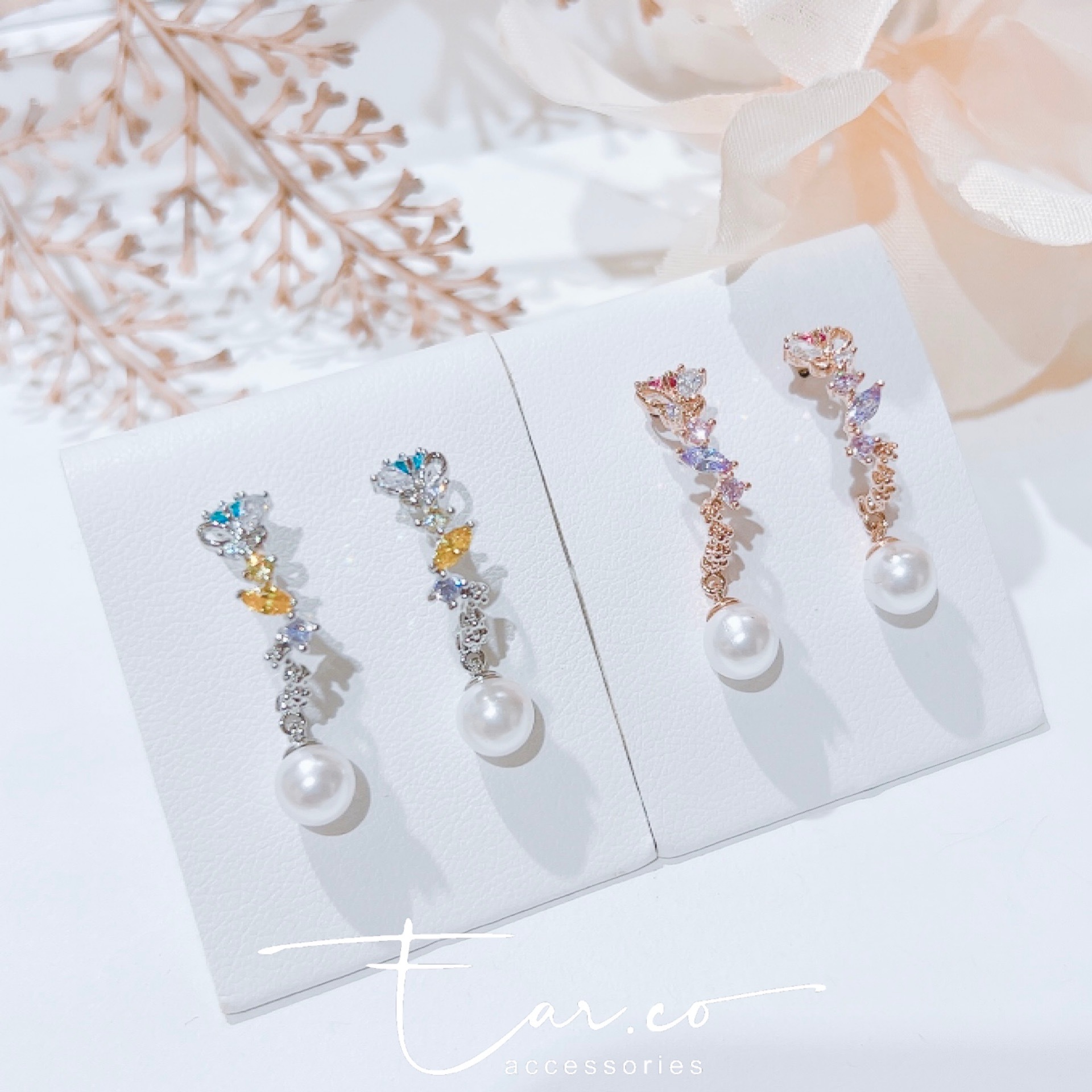 小蝴蝶閃石垂釣珍珠半耳圈 #E247