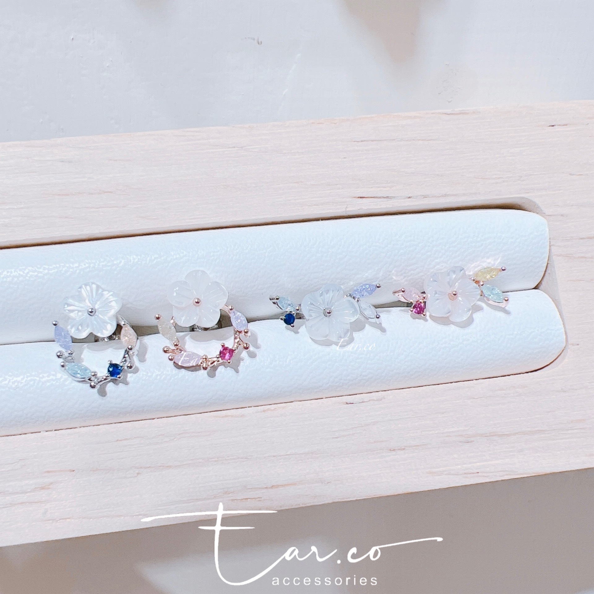 貝殼花彩色花圈/彩色一字貝殼花耳骨釘 [單支] #P030