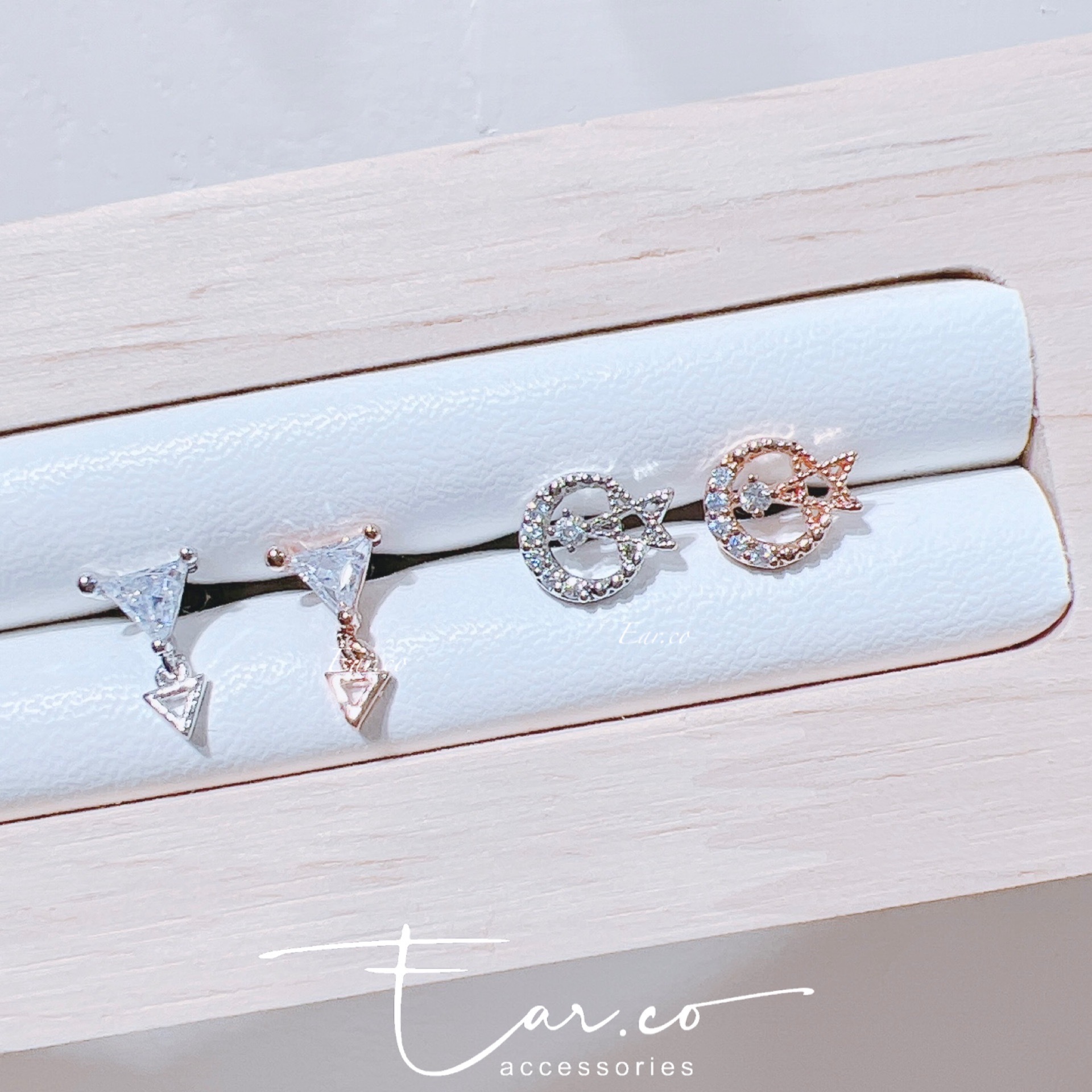 閃石垂釣倒三角/月亮星星圈耳骨釘 [單支] #P025