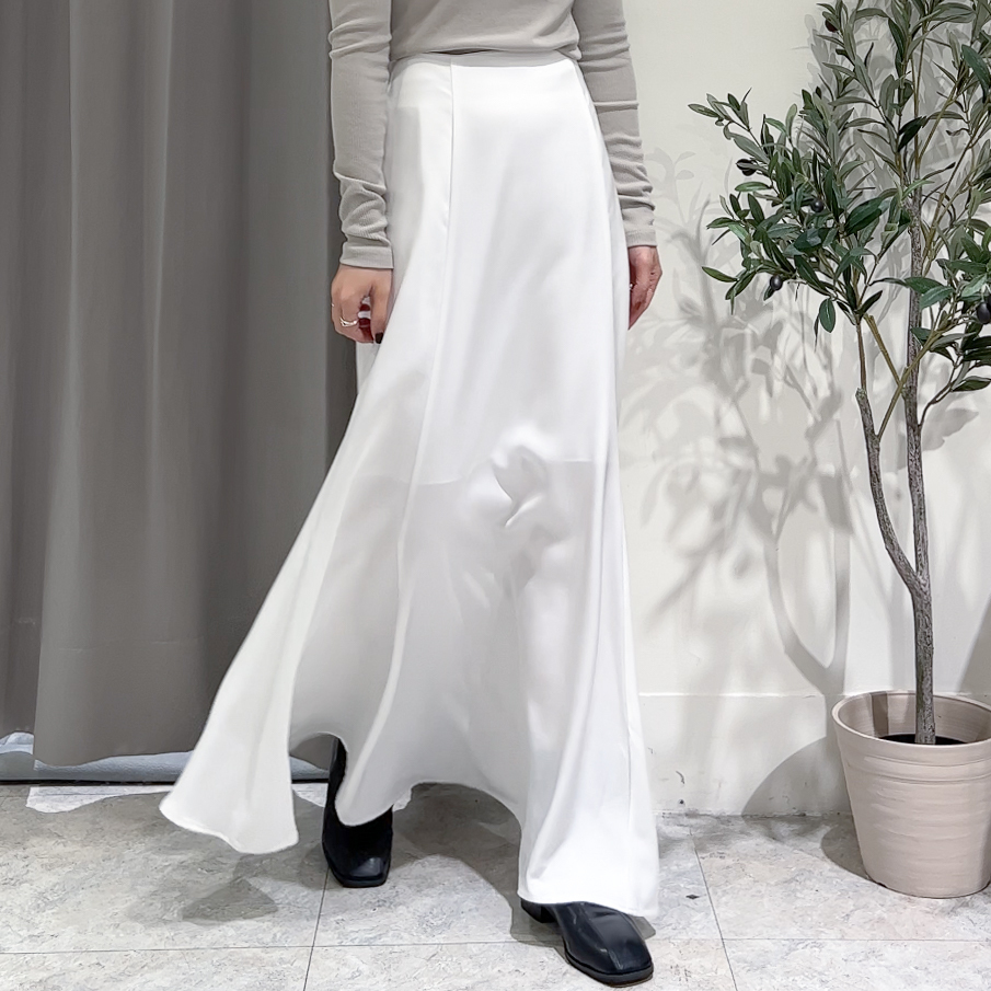 N20高級細緻光澤魚尾長裙(白S)