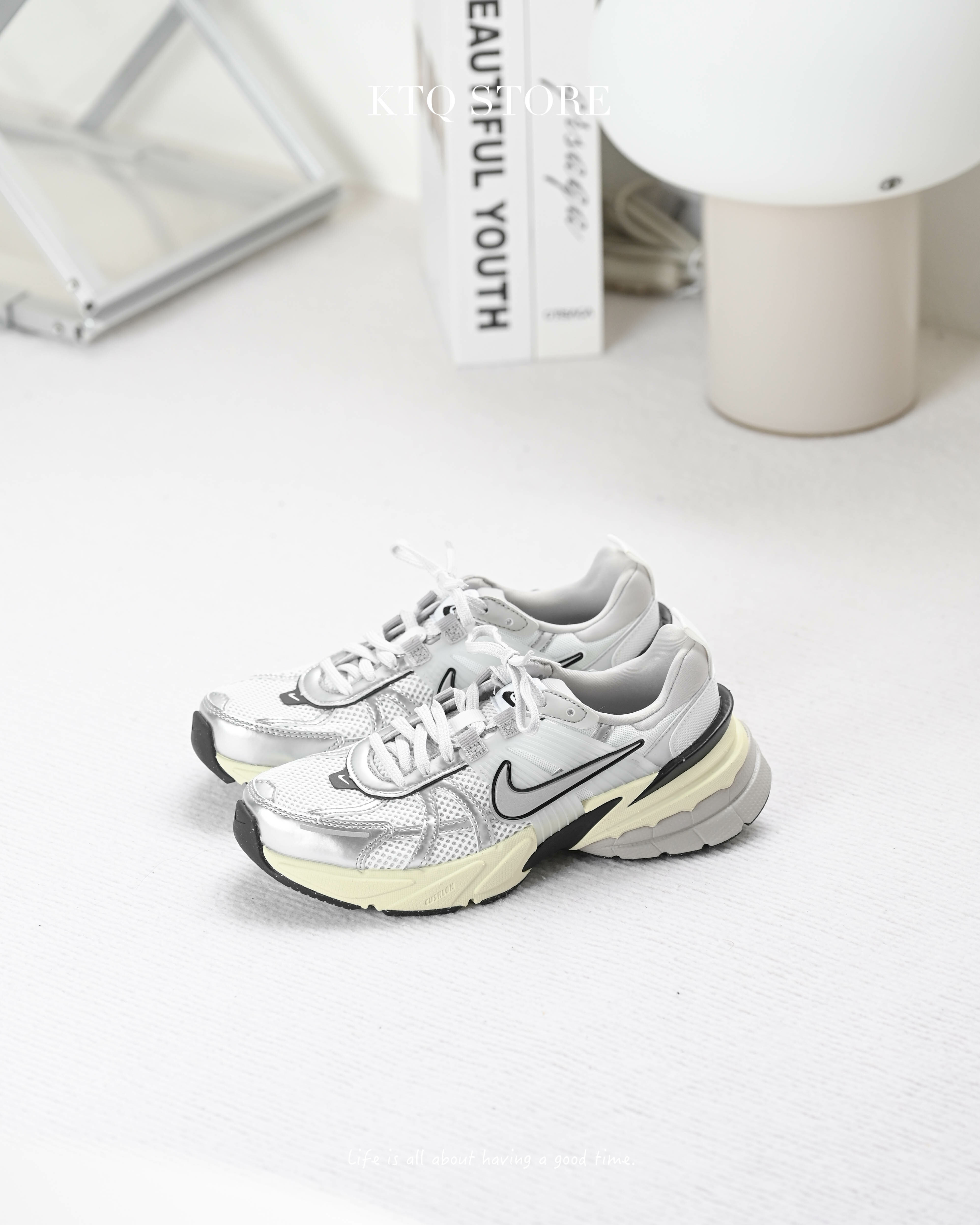 KTQ STORE ‧  ΝΙΚΕ V2K RUN Runtekk 白銀 FD0736-100