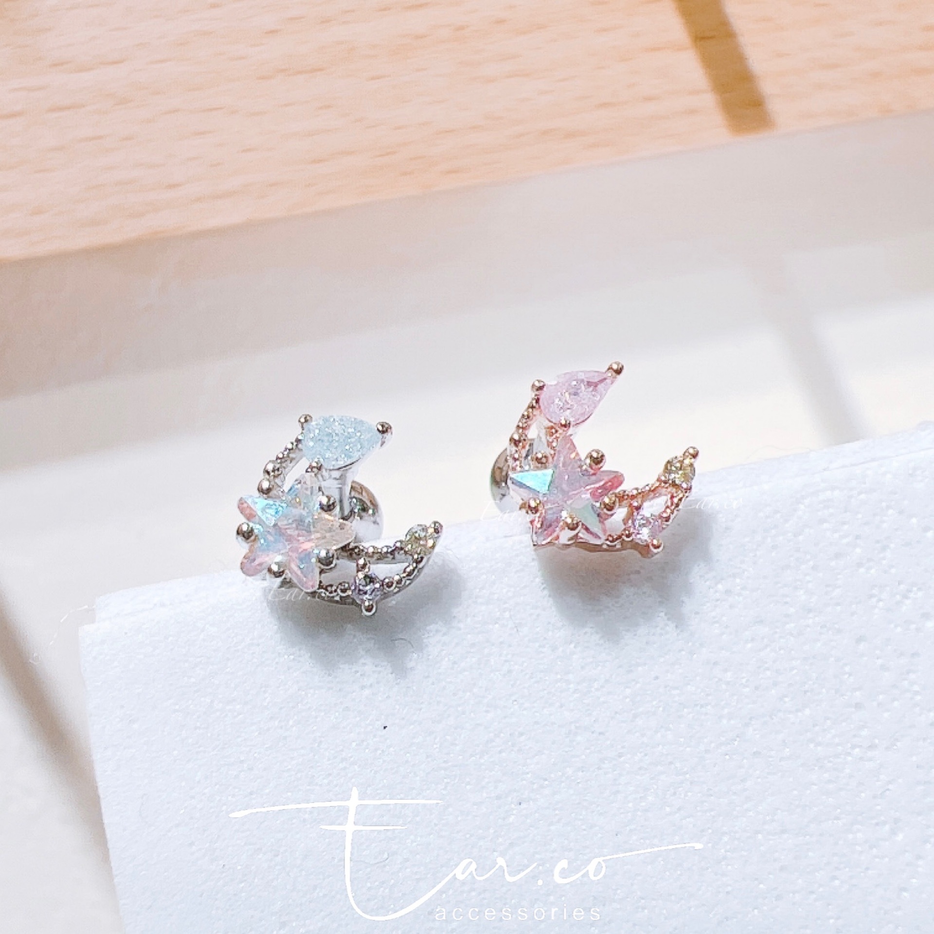 水晶褸空小月亮耳珠/耳骨釘 [單支] #P019