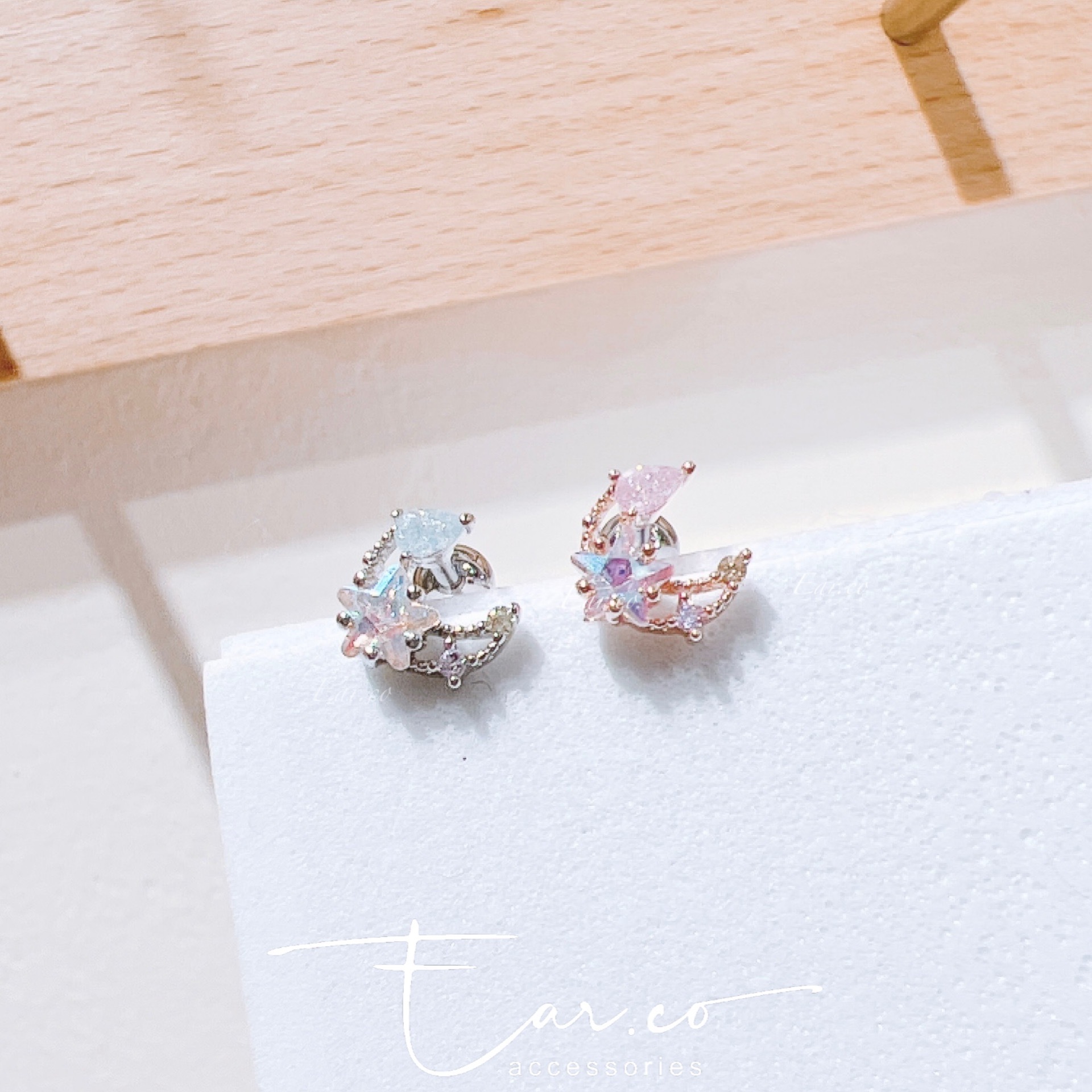 水晶褸空小月亮耳珠/耳骨釘 [單支] #P019