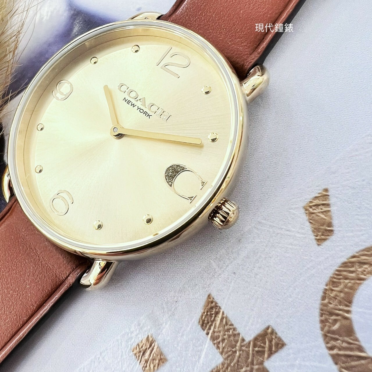 【COACH】 Elliot 金砂LOGO C 時尚腕錶CO14504201 36mm 現代鐘錶