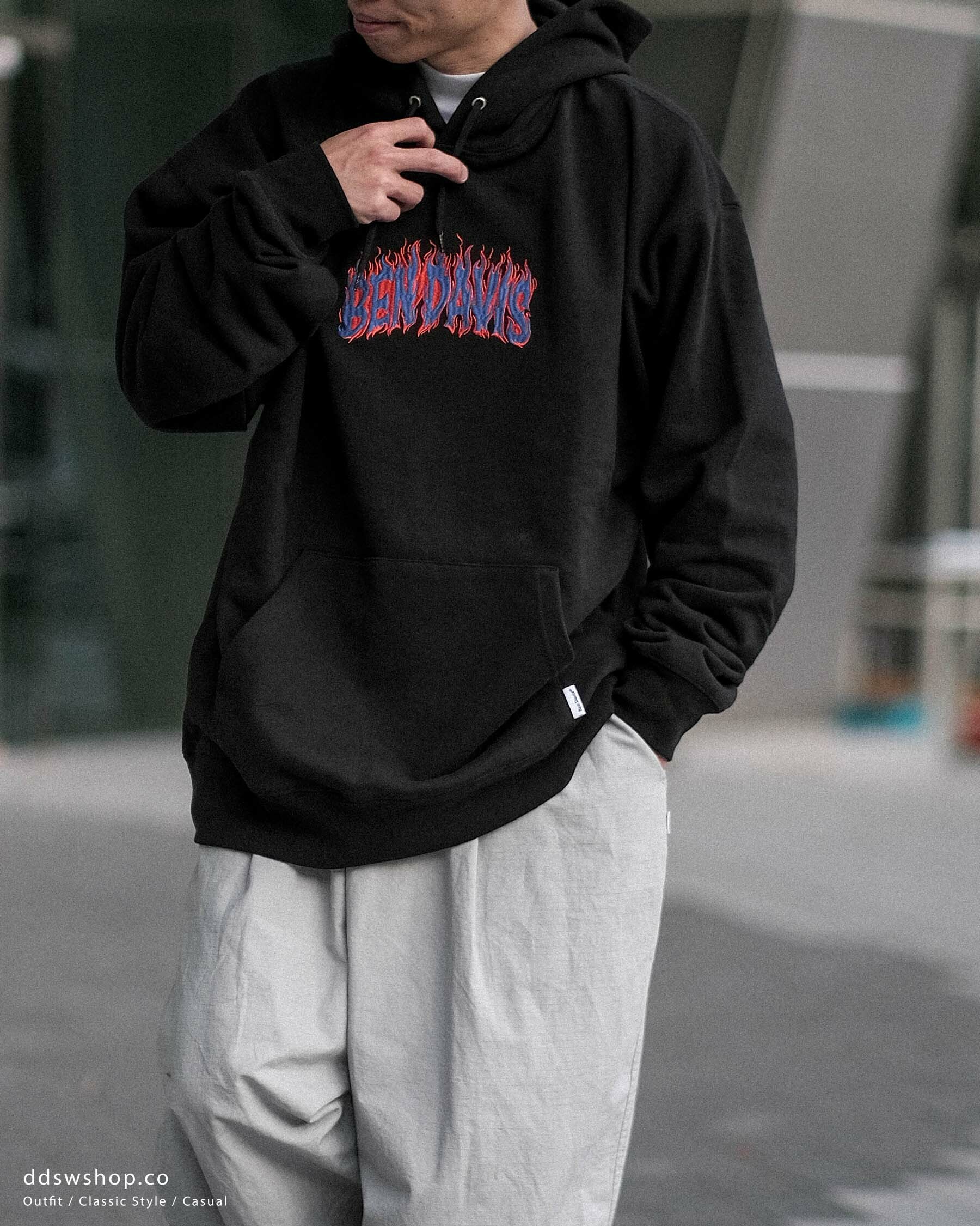 Ben Davis 帽踢 BBQ MASTER 火焰背圖