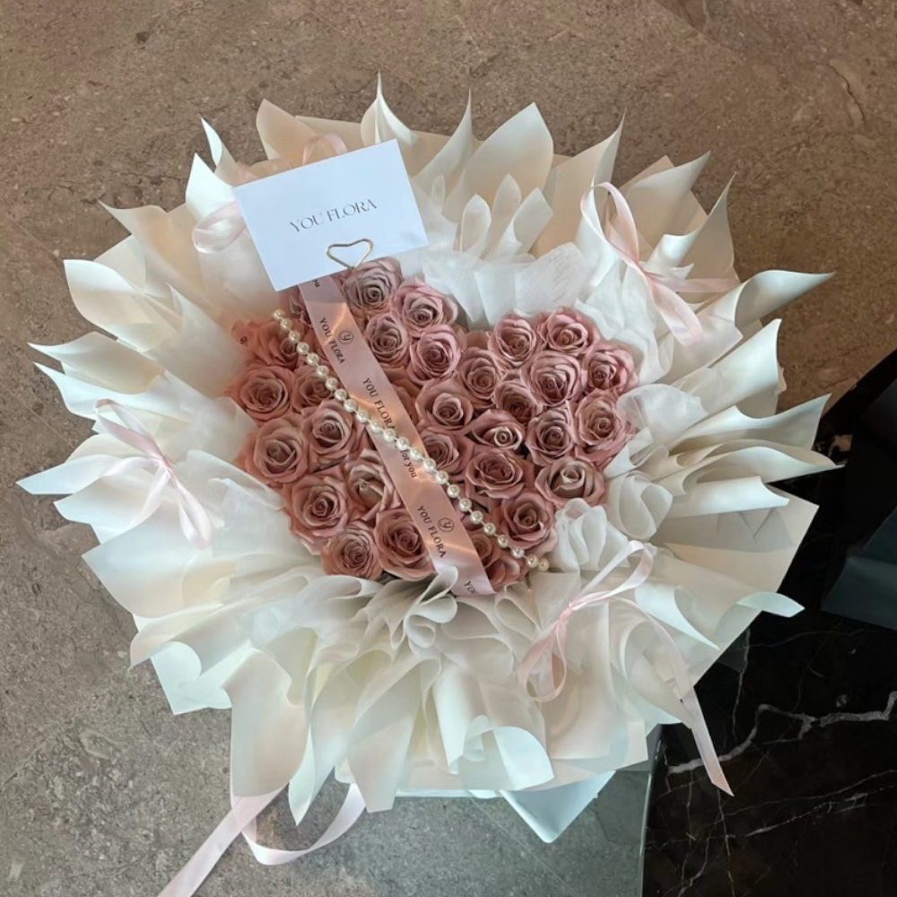 芭蕾風愛心玫瑰花束（33朵） /進口鮮花玫瑰