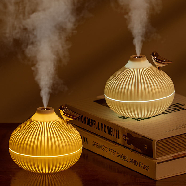 AKI Japan Small Onion Humidifier Mini USB Home Office Desktop Large Mist Volume Humidifier (A0185)