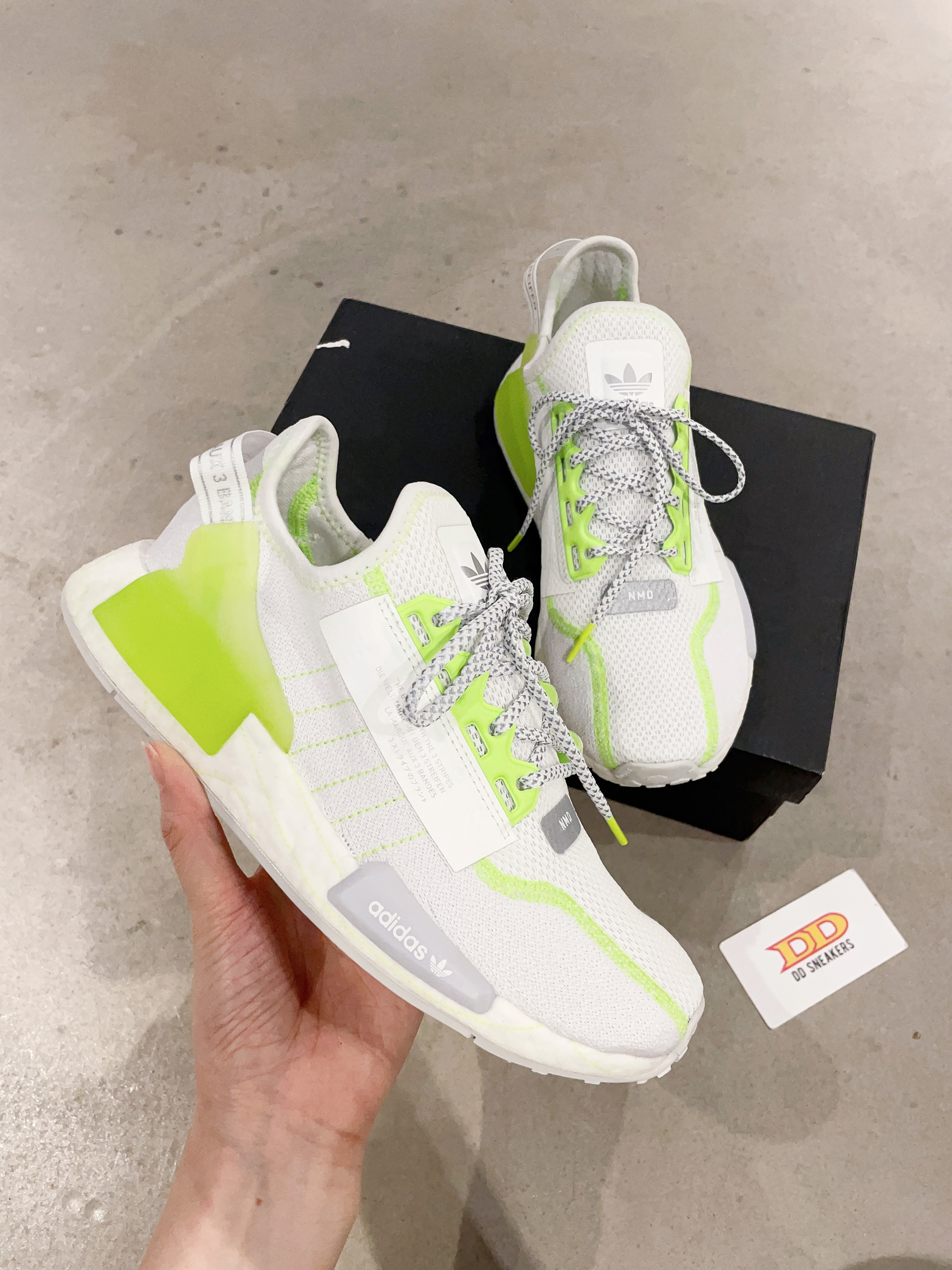ADIDAS ORIGINALS NMD R1 V2