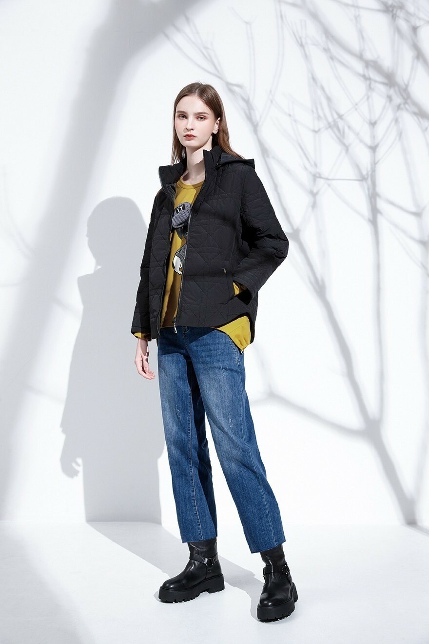 韓系時尚下擺弧型設計修身保暖舖棉外套（兩穿可拆式帽子）T6692