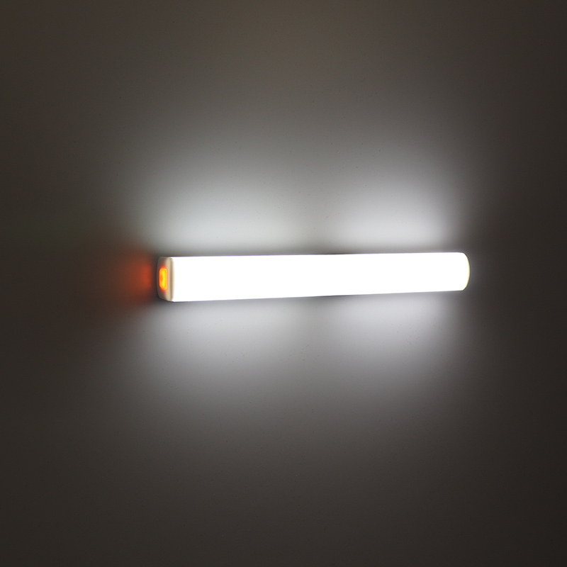 電池式磁吸感應照明燈