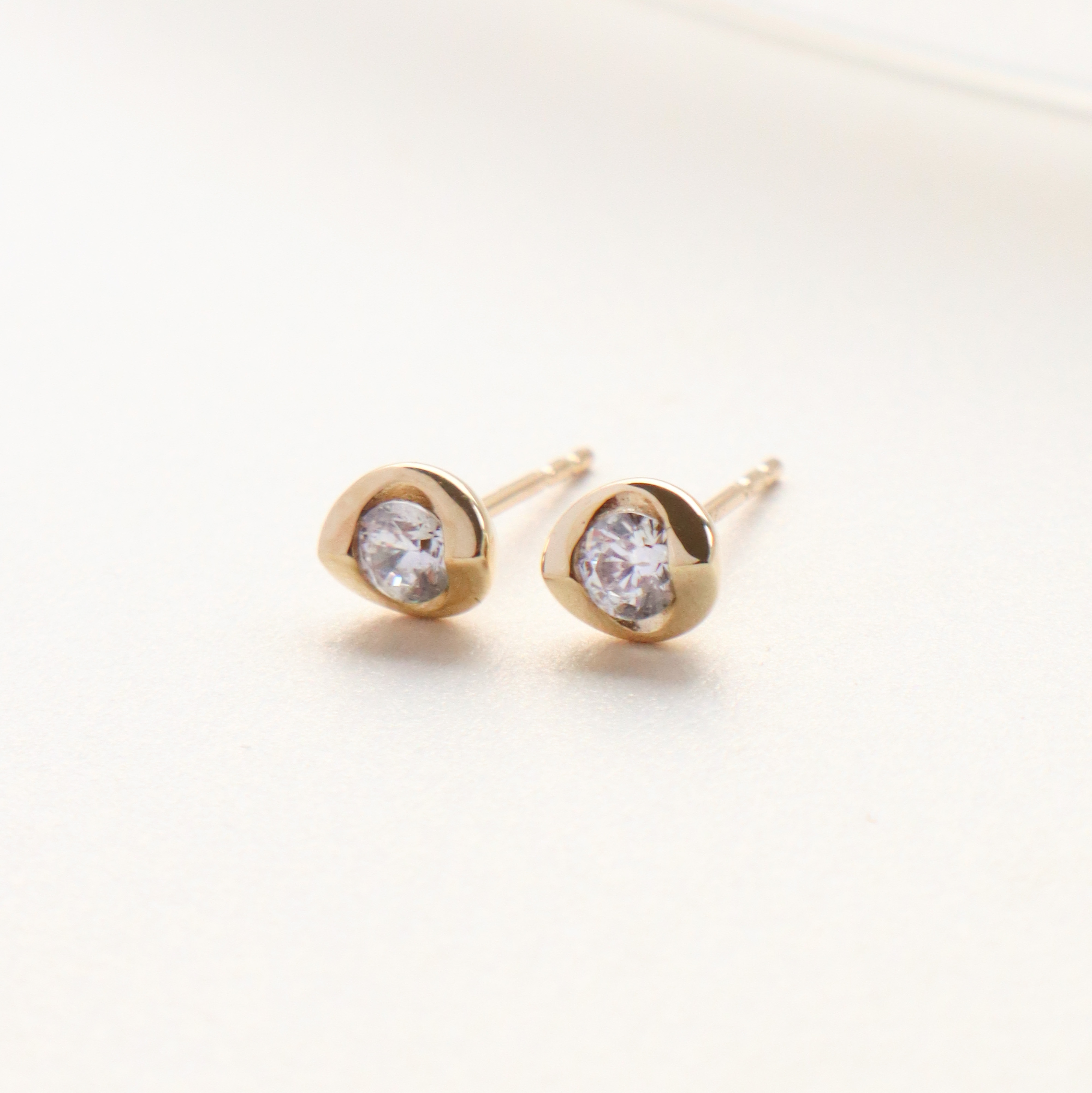 10K/半圓切面鑽耳環