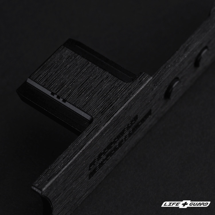 LIFE+GUARD 貼膜安裝示意，適用 Leica Q3 19533