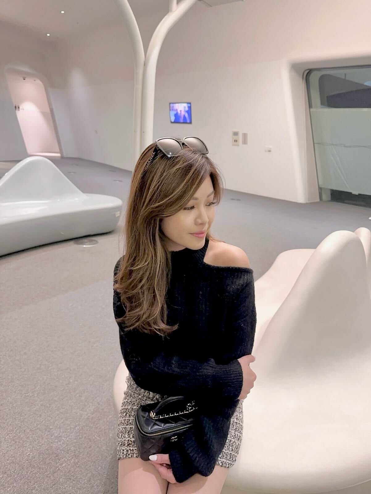 小樽領單邊露肩上衣(黑色)