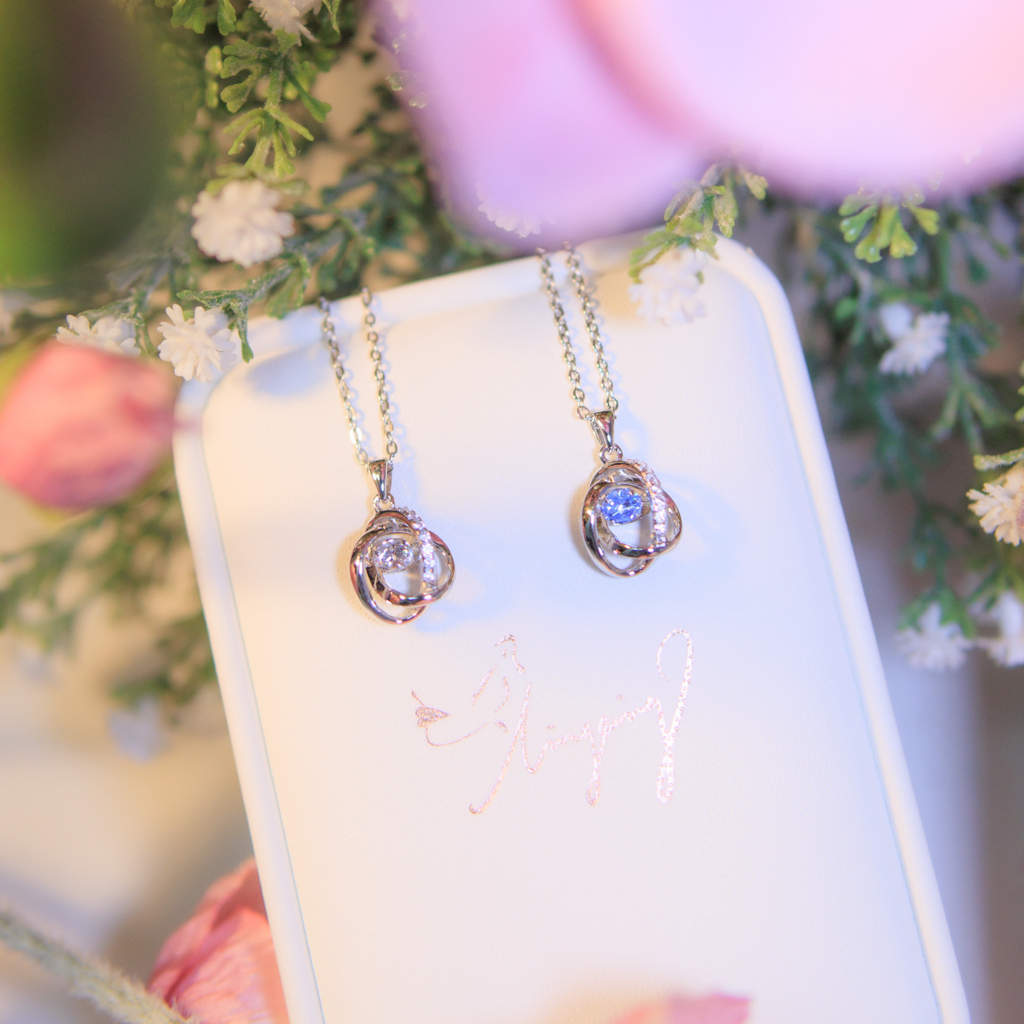 | 925純銀・厚鍍白金 | 懸浮不分開項鍊（白色/藍色） | NE1029 |