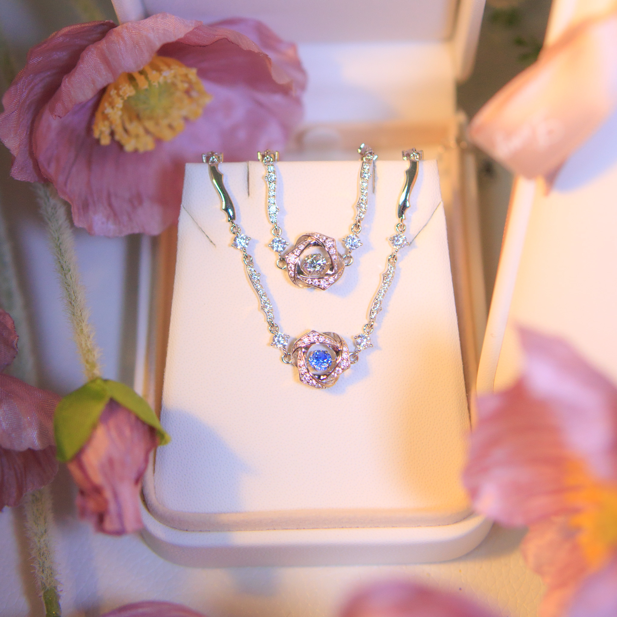 | 925純銀・厚鍍白金・ 厚鍍玫瑰金 | 懸浮包容你軟手鐲 (白色/藍色) | BR1008 |